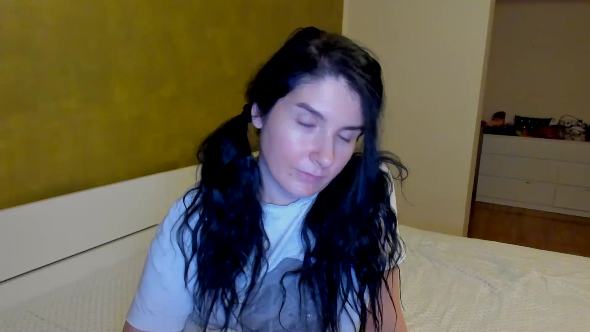 Gallery image thumbnail from SiouxPrincess's myfreecams stream on, 01/20/2025, 24:01 image 1 of 20