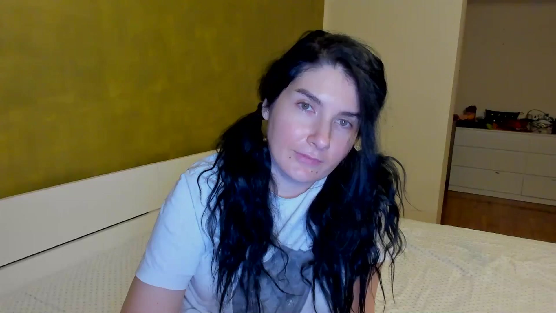 Gallery image thumbnail from SiouxPrincess's myfreecams stream on, 01/20/2025, 24:01 image 3 of 20