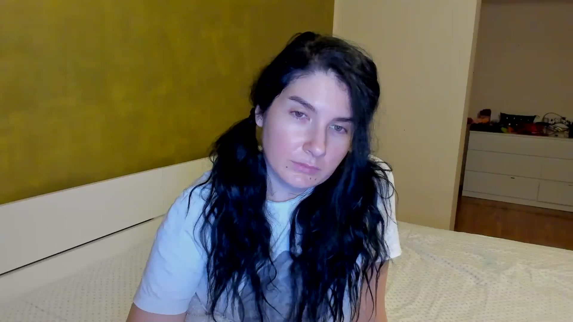 Gallery image thumbnail from SiouxPrincess's myfreecams stream on, 01/20/2025, 24:01 image 16 of 20