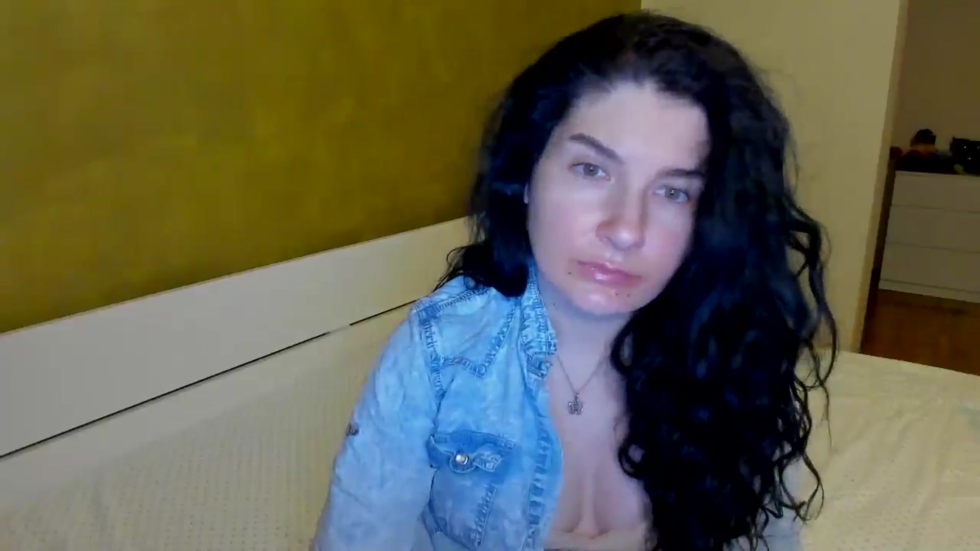 Gallery image thumbnail from SiouxPrincess's myfreecams stream on, 01/31/2025, 23:20 image 6 of 20
