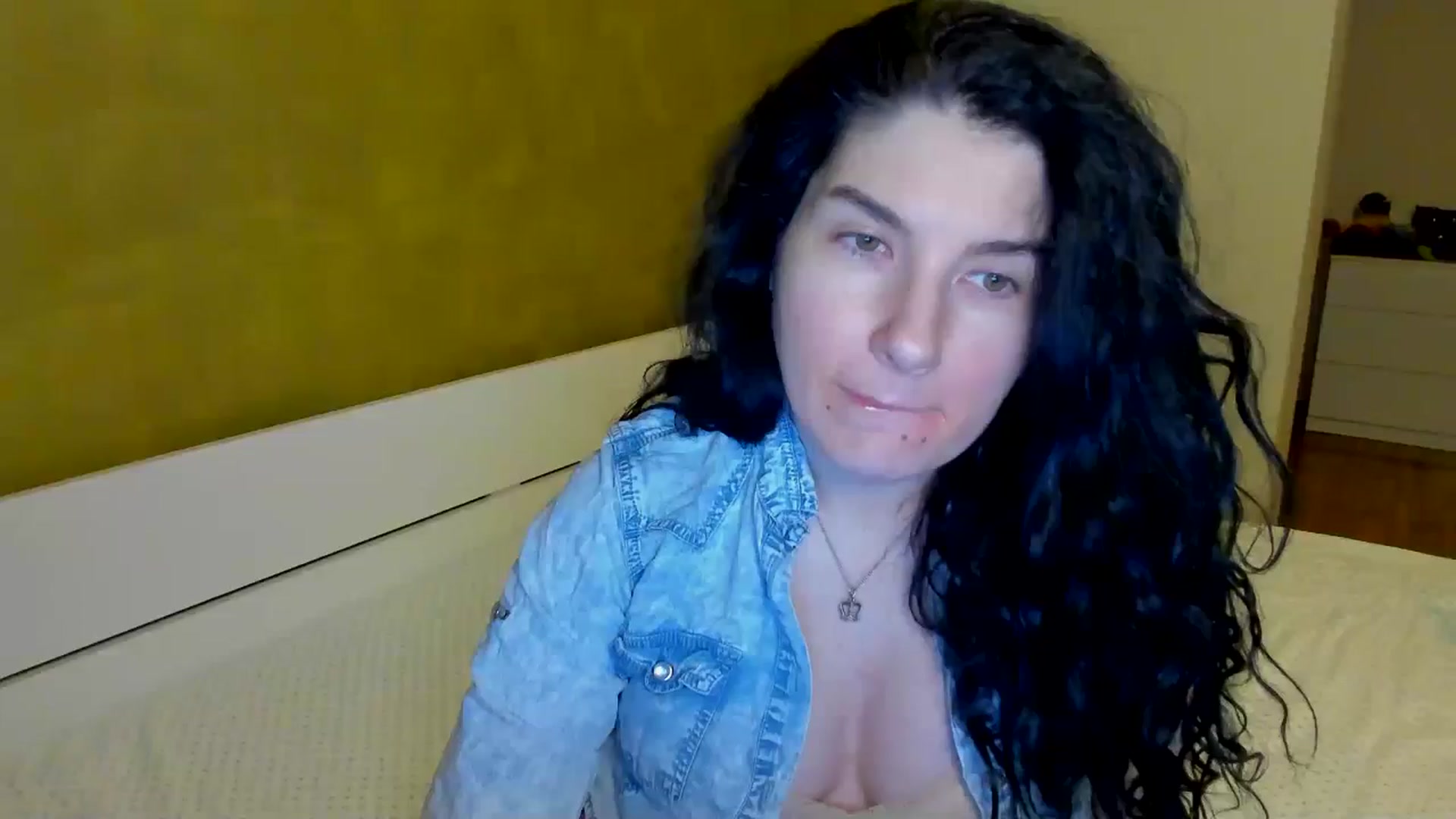 Gallery image thumbnail from SiouxPrincess's myfreecams stream on, 01/31/2025, 23:20 image 9 of 20
