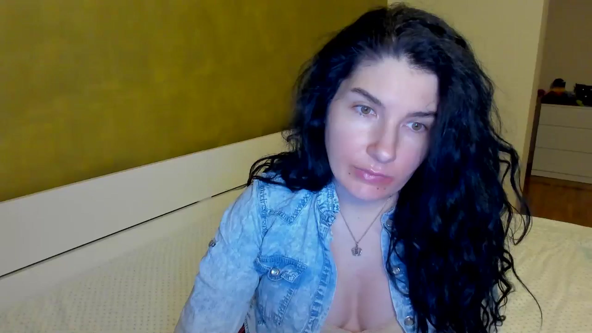 Gallery image thumbnail from SiouxPrincess's myfreecams stream on, 01/31/2025, 23:20 image 18 of 20