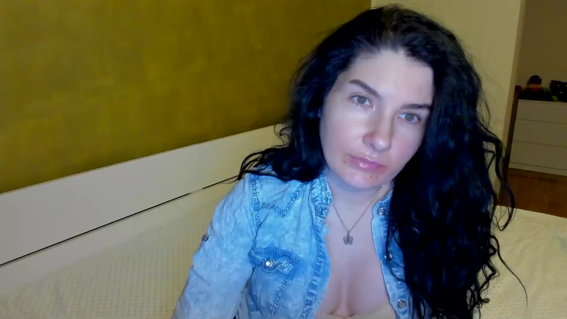 Gallery image thumbnail from SiouxPrincess's myfreecams stream on, 01/31/2025, 23:20 image 17 of 20