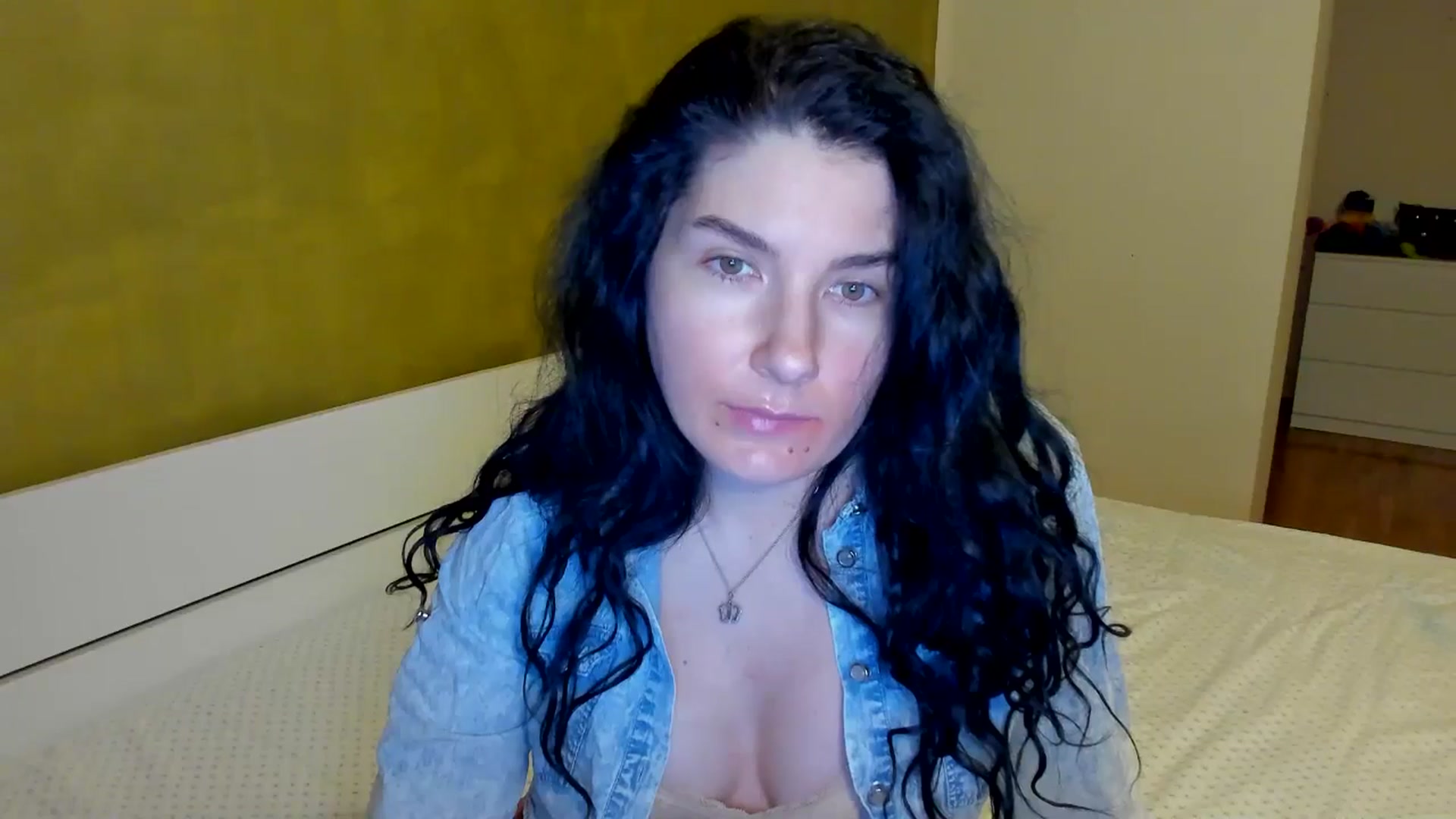 Gallery image thumbnail from SiouxPrincess's myfreecams stream on, 01/31/2025, 23:47 image 13 of 20