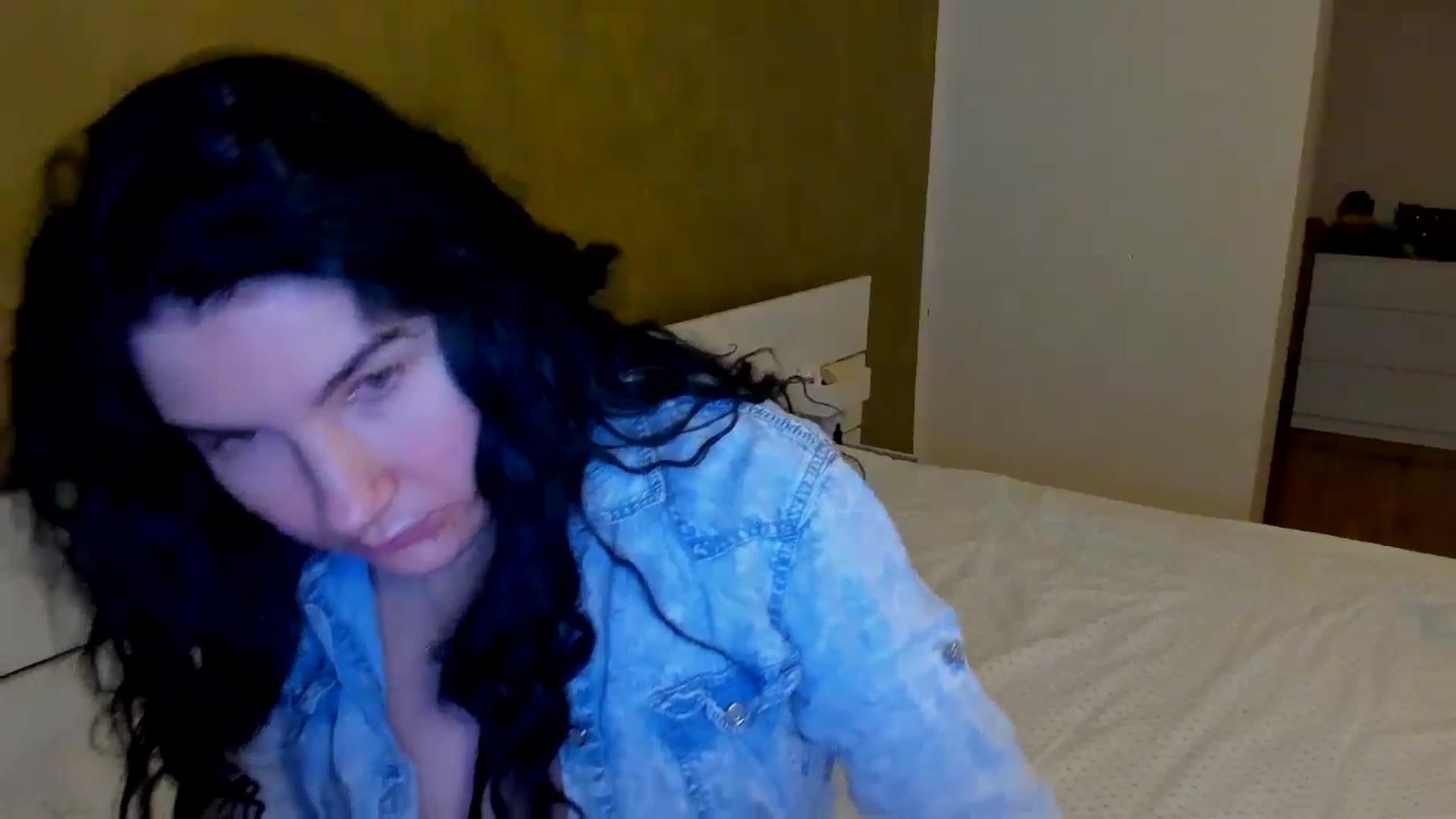 Gallery image thumbnail from SiouxPrincess's myfreecams stream on, 01/31/2025, 23:47 image 15 of 20