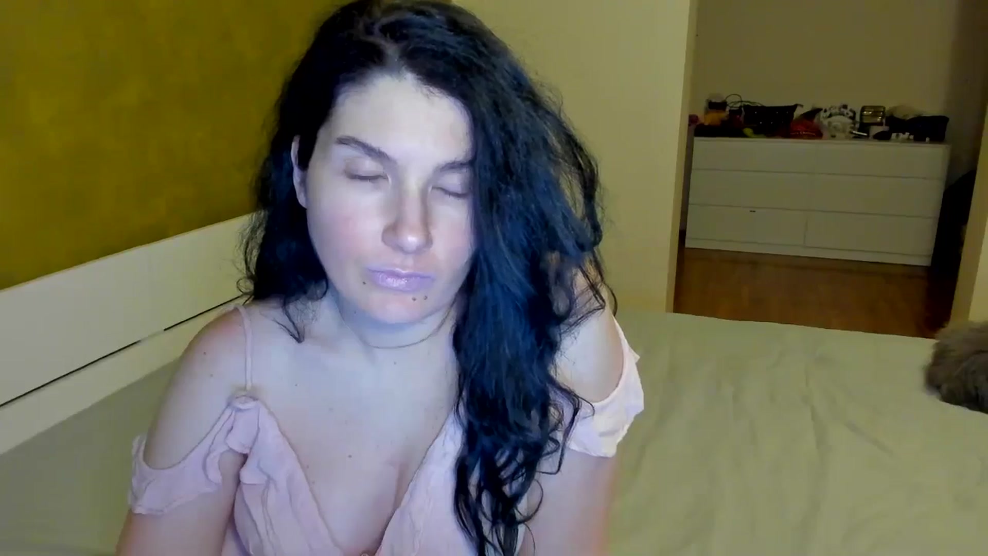 Gallery image thumbnail from SiouxPrincess's myfreecams stream on, 02/13/2025, 23:11 image 4 of 20