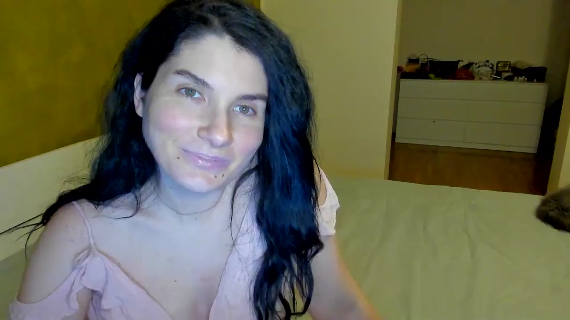Gallery image thumbnail from SiouxPrincess's myfreecams stream on, 02/13/2025, 23:11 image 10 of 20