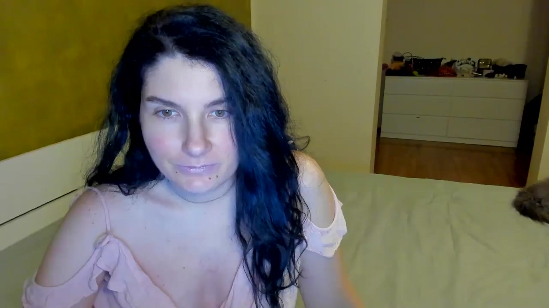 Gallery image thumbnail from SiouxPrincess's myfreecams stream on, 02/13/2025, 23:11 image 13 of 20