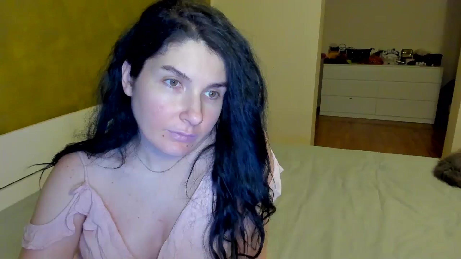 Gallery image thumbnail from SiouxPrincess's myfreecams stream on, 02/13/2025, 23:11 image 9 of 20