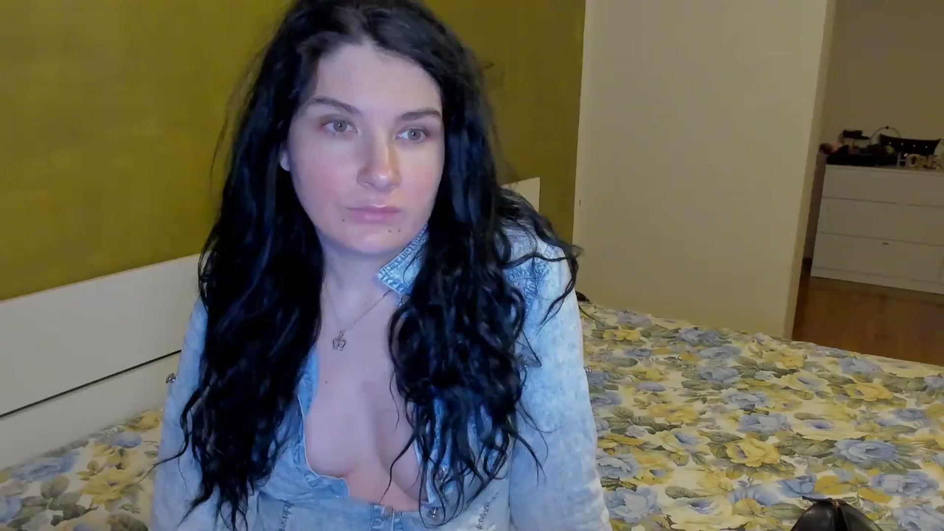 Gallery image thumbnail from SiouxPrincess's myfreecams stream on, 03/06/2025, 24:58 image 18 of 20