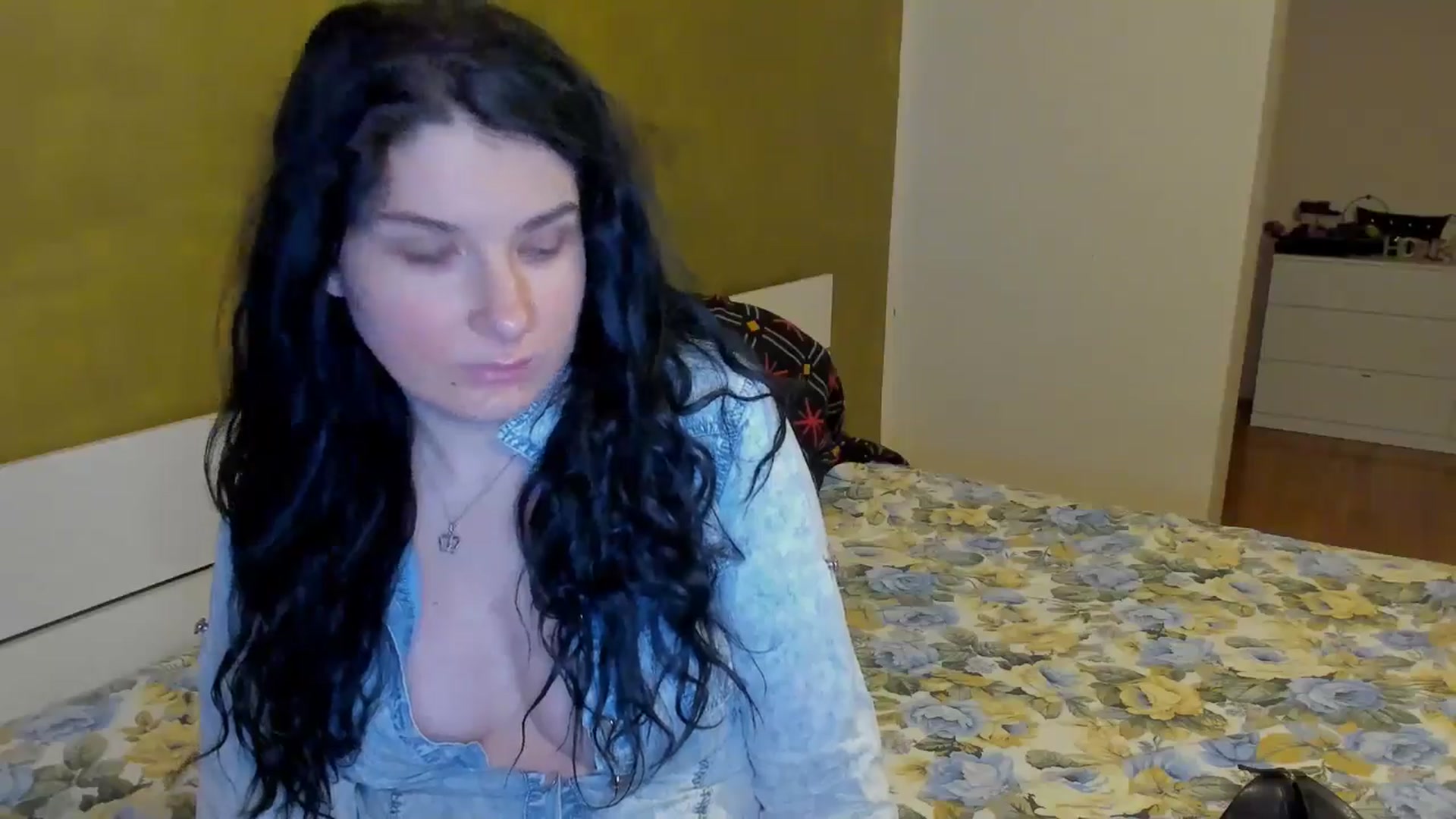 Gallery image thumbnail from SiouxPrincess's myfreecams stream on, 03/06/2025, 24:58 image 20 of 20