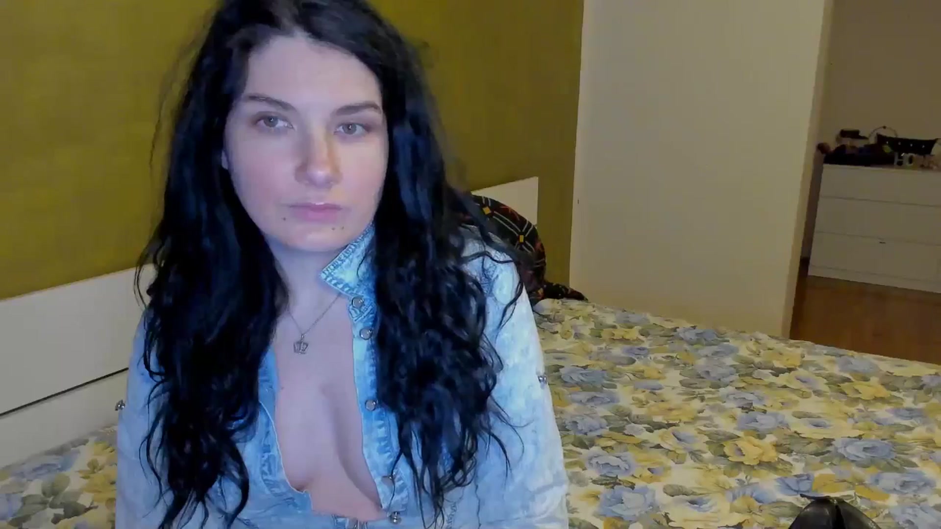 Gallery image thumbnail from SiouxPrincess's myfreecams stream on, 03/06/2025, 24:58 image 15 of 20