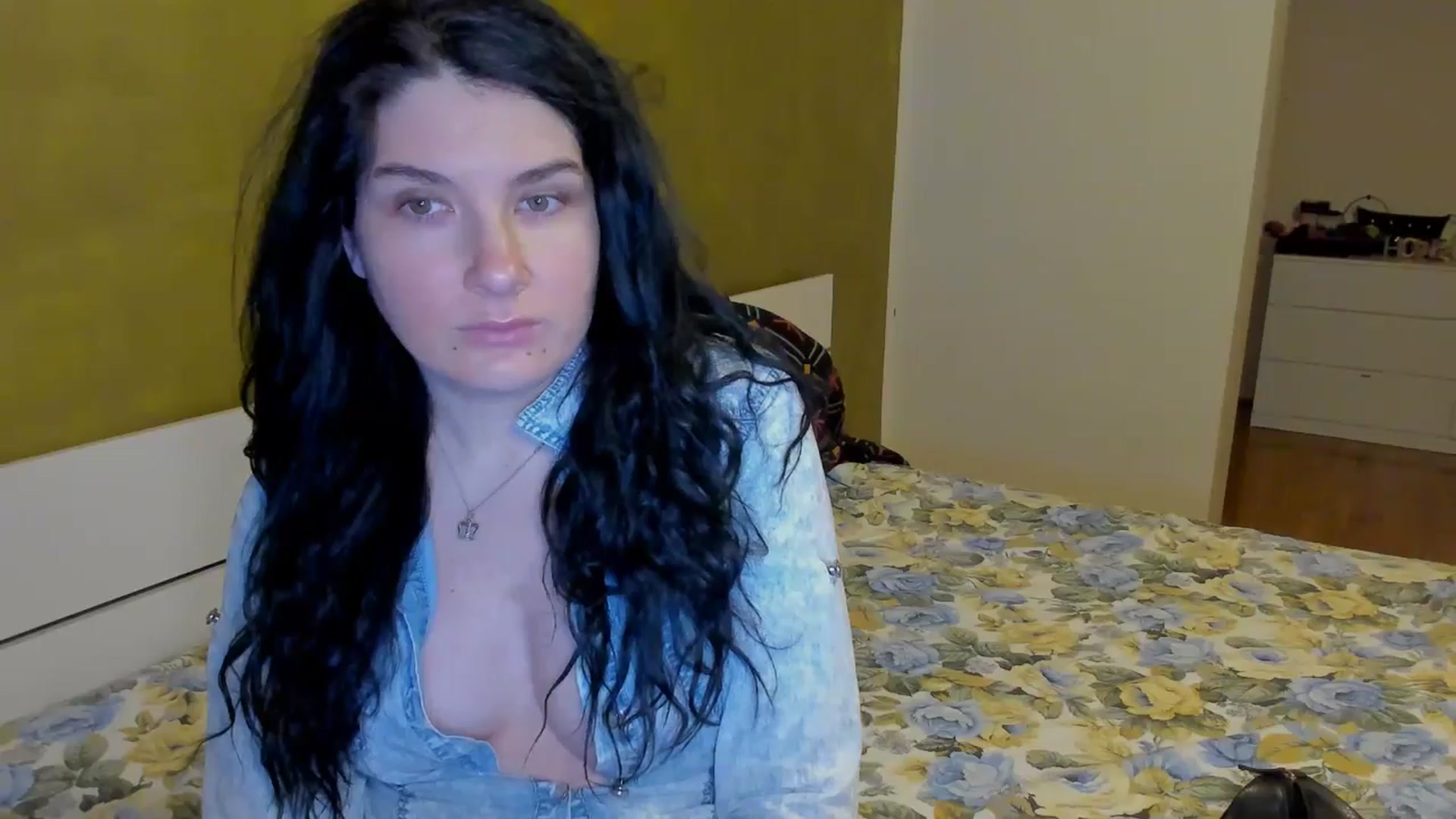 Gallery image thumbnail from SiouxPrincess's myfreecams stream on, 03/06/2025, 24:58 image 17 of 20