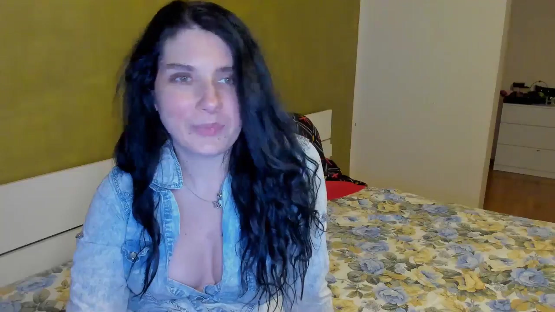 Gallery image thumbnail from SiouxPrincess's myfreecams stream on, 03/08/2025, 24:45 image 12 of 20