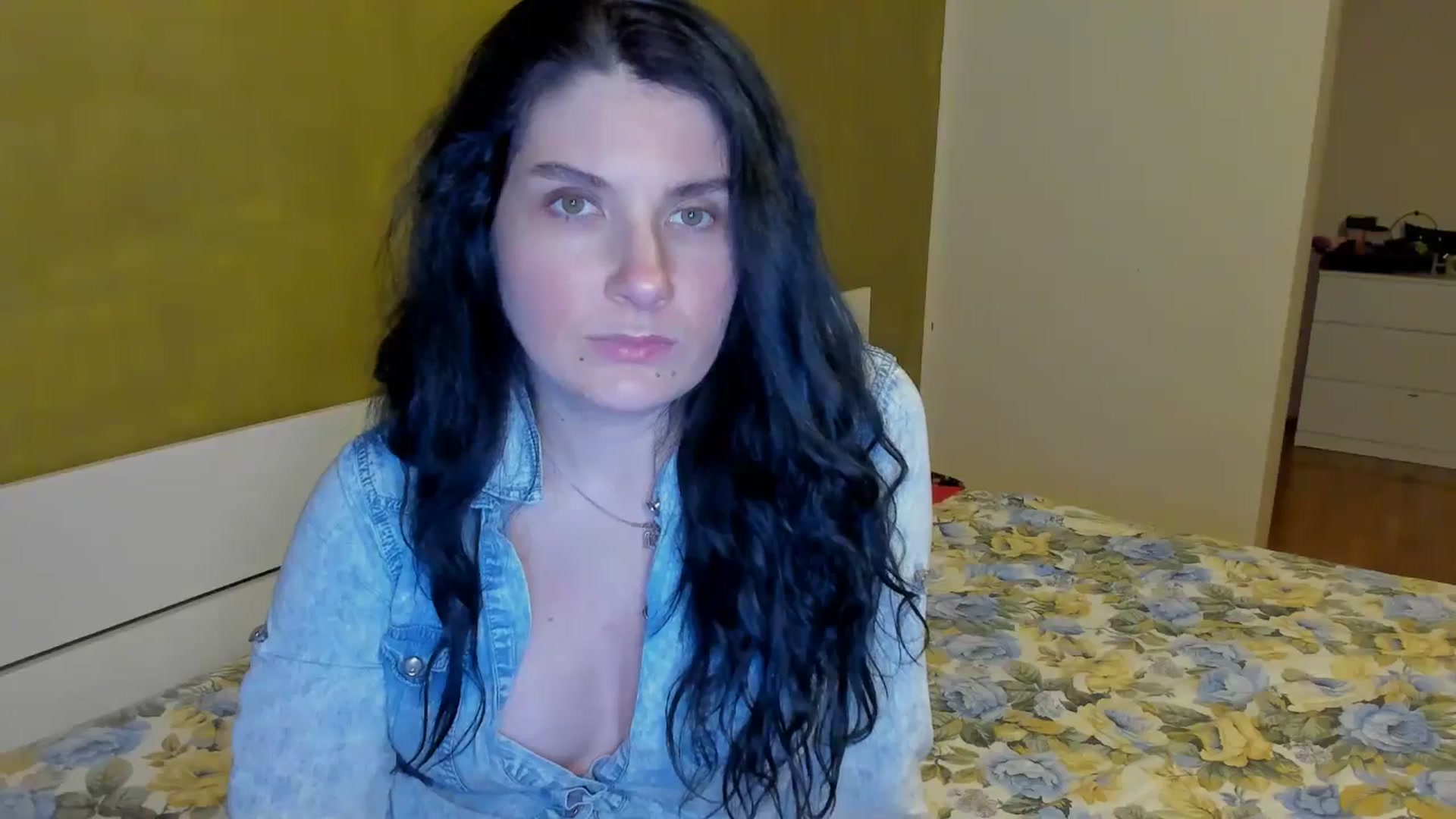 Gallery image thumbnail from SiouxPrincess's myfreecams stream on, 03/08/2025, 24:45 image 16 of 20