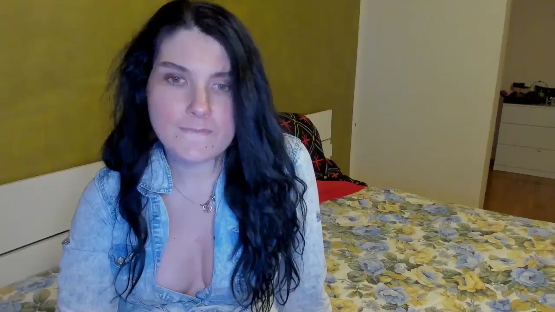 Gallery image thumbnail from SiouxPrincess's myfreecams stream on, 03/08/2025, 24:45 image 13 of 20