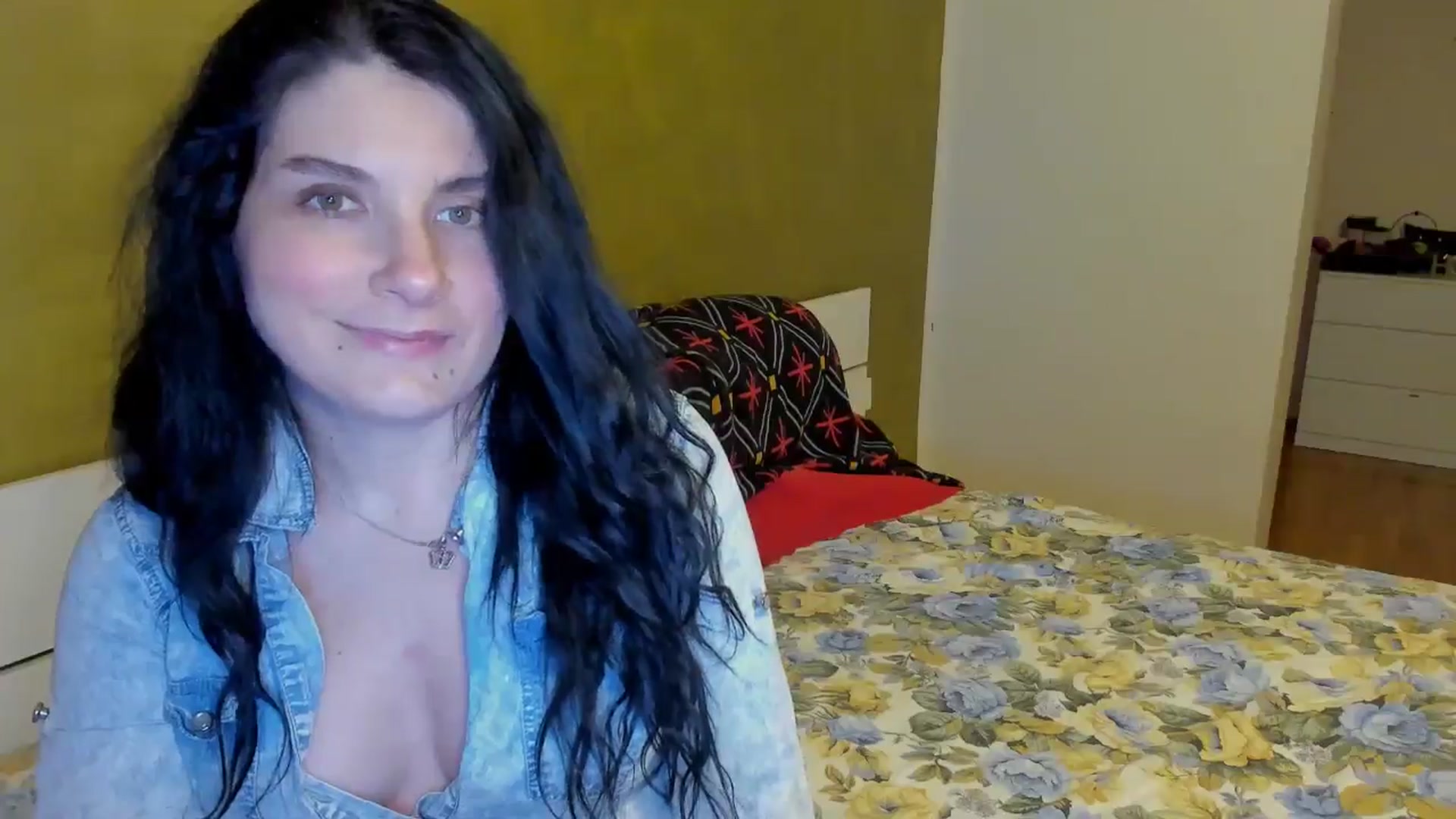 Gallery image thumbnail from SiouxPrincess's myfreecams stream on, 03/08/2025, 24:45 image 18 of 20