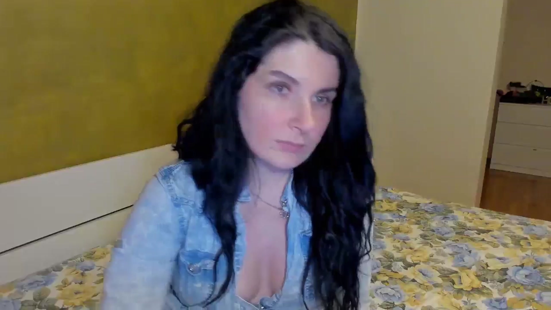 Gallery image thumbnail from SiouxPrincess's myfreecams stream on, 03/08/2025, 24:45 image 19 of 20