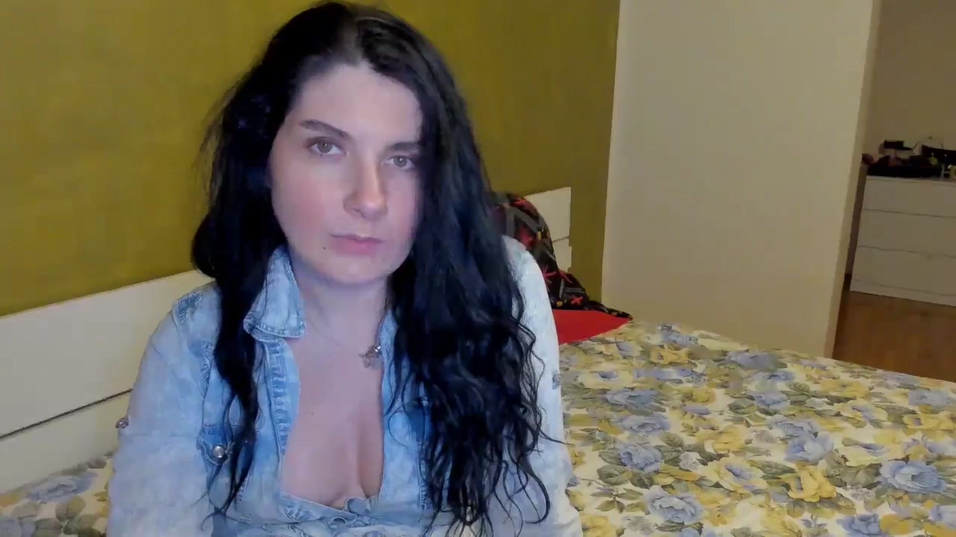 Gallery image thumbnail from SiouxPrincess's myfreecams stream on, 03/08/2025, 24:45 image 9 of 20