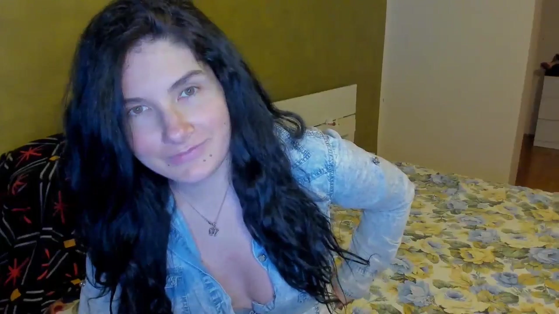 Gallery image thumbnail from SiouxPrincess's myfreecams stream on, 03/13/2025, 24:23 image 18 of 20