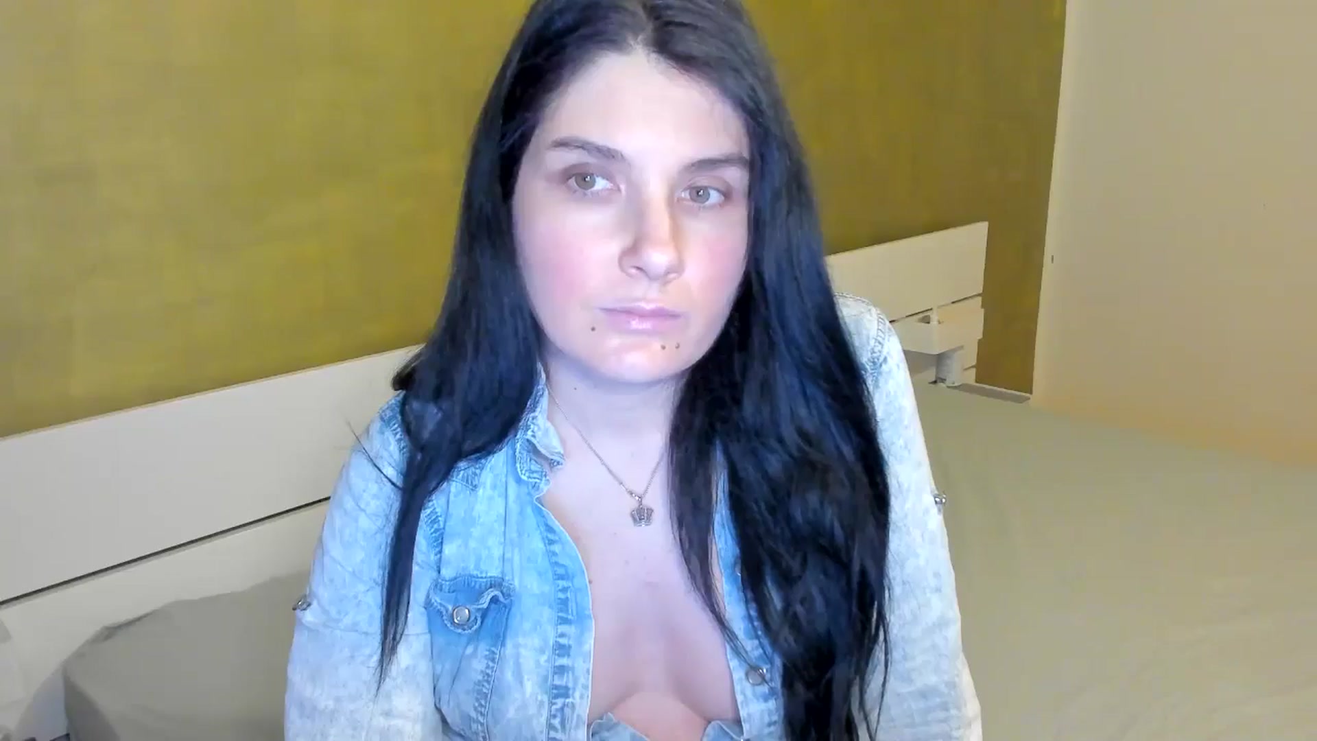 Gallery image thumbnail from SiouxPrincess's myfreecams stream on, 03/18/2025, 23:34 image 11 of 20