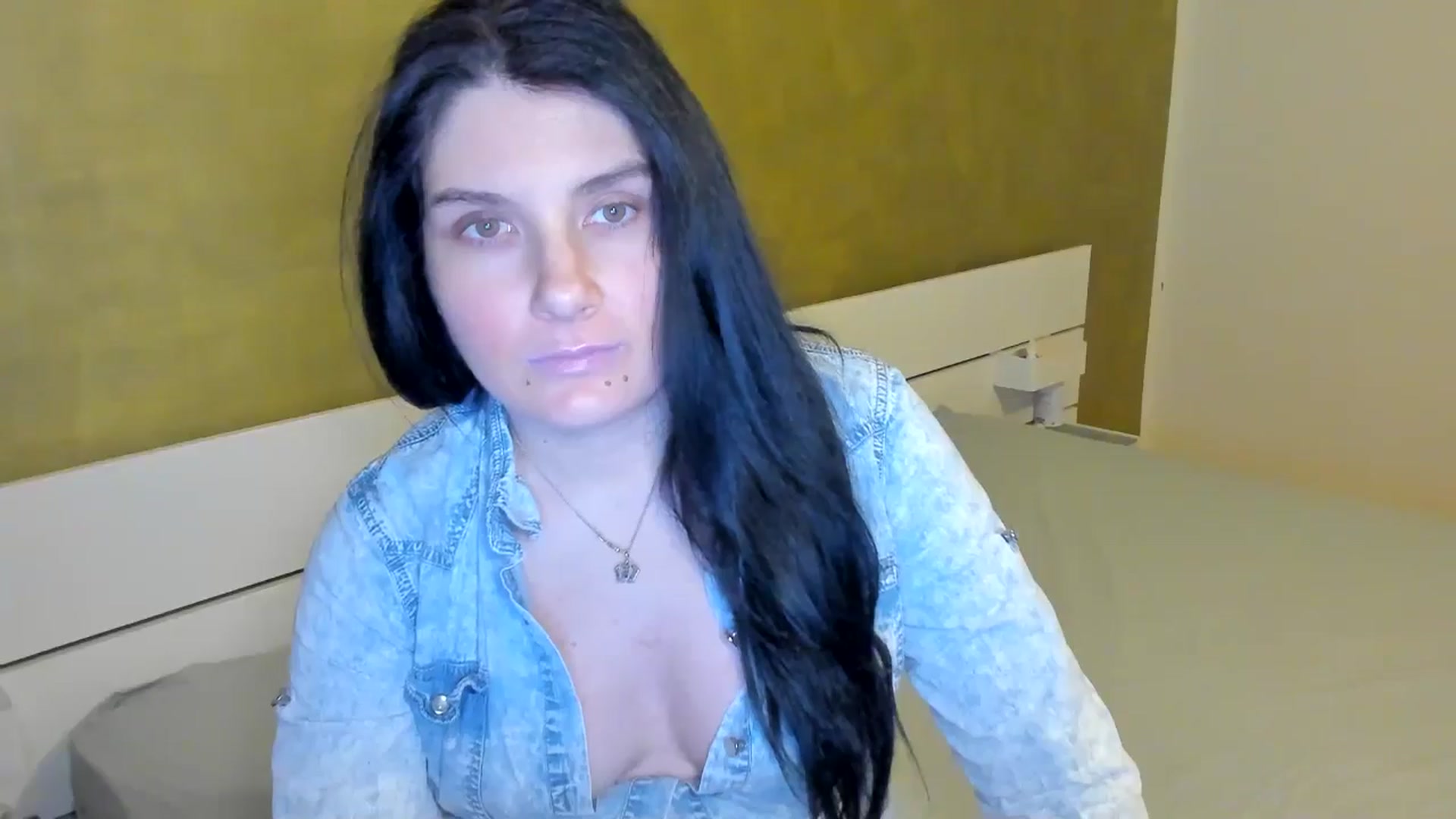 Gallery image thumbnail from SiouxPrincess's myfreecams stream on, 03/18/2025, 23:34 image 3 of 20