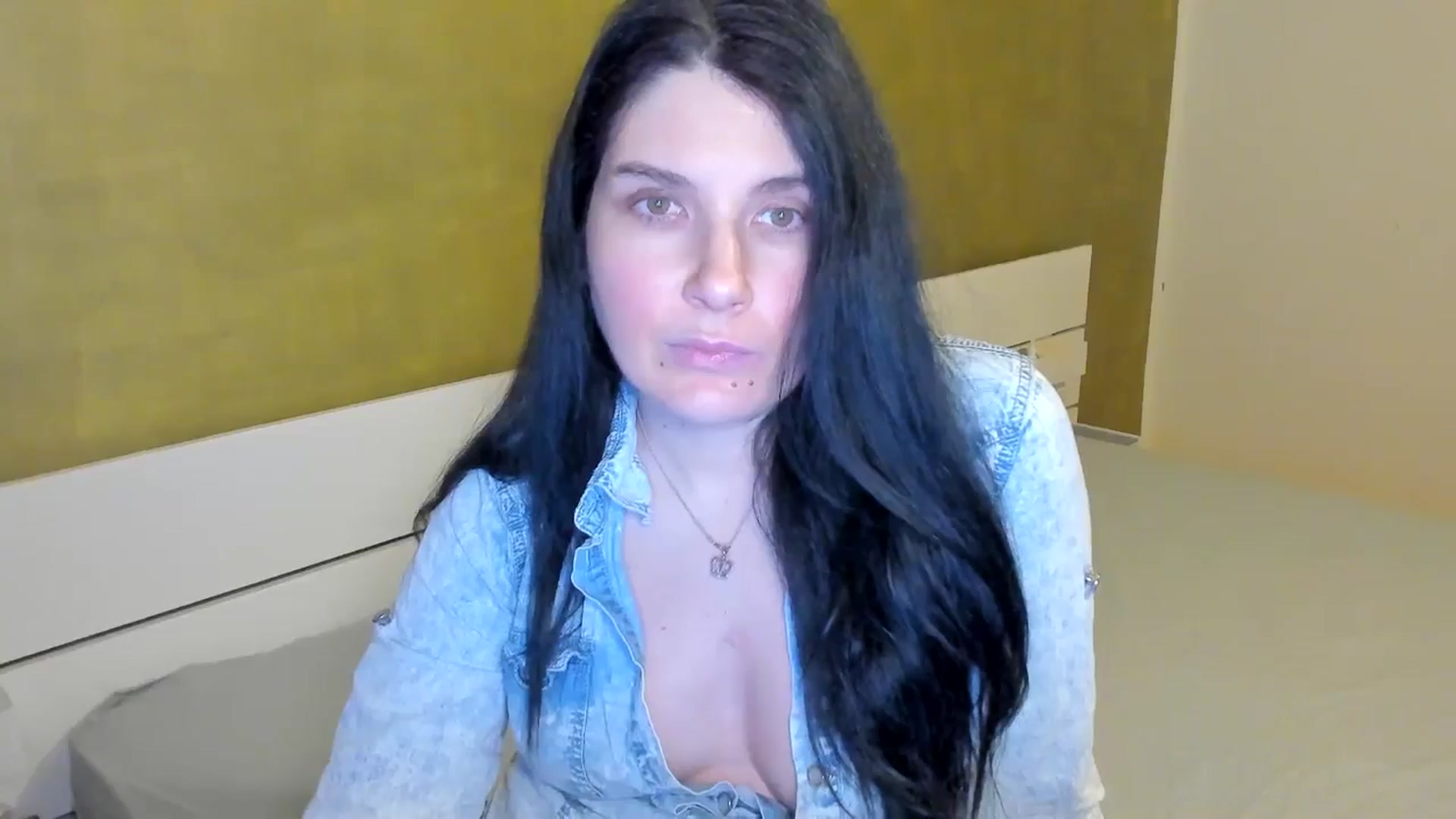 Gallery image thumbnail from SiouxPrincess's myfreecams stream on, 03/18/2025, 23:34 image 18 of 20