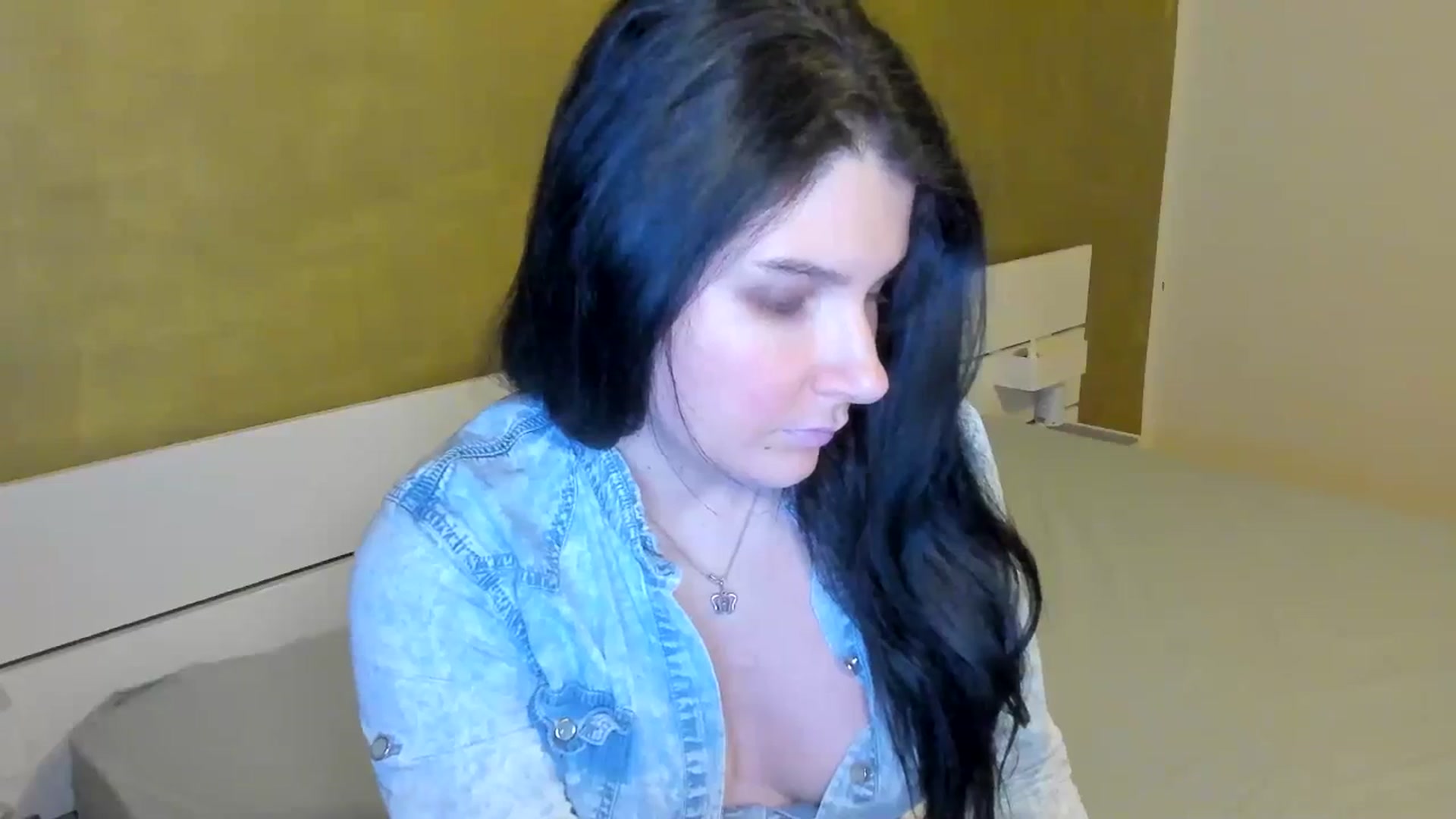 Gallery image thumbnail from SiouxPrincess's myfreecams stream on, 03/18/2025, 23:34 image 4 of 20