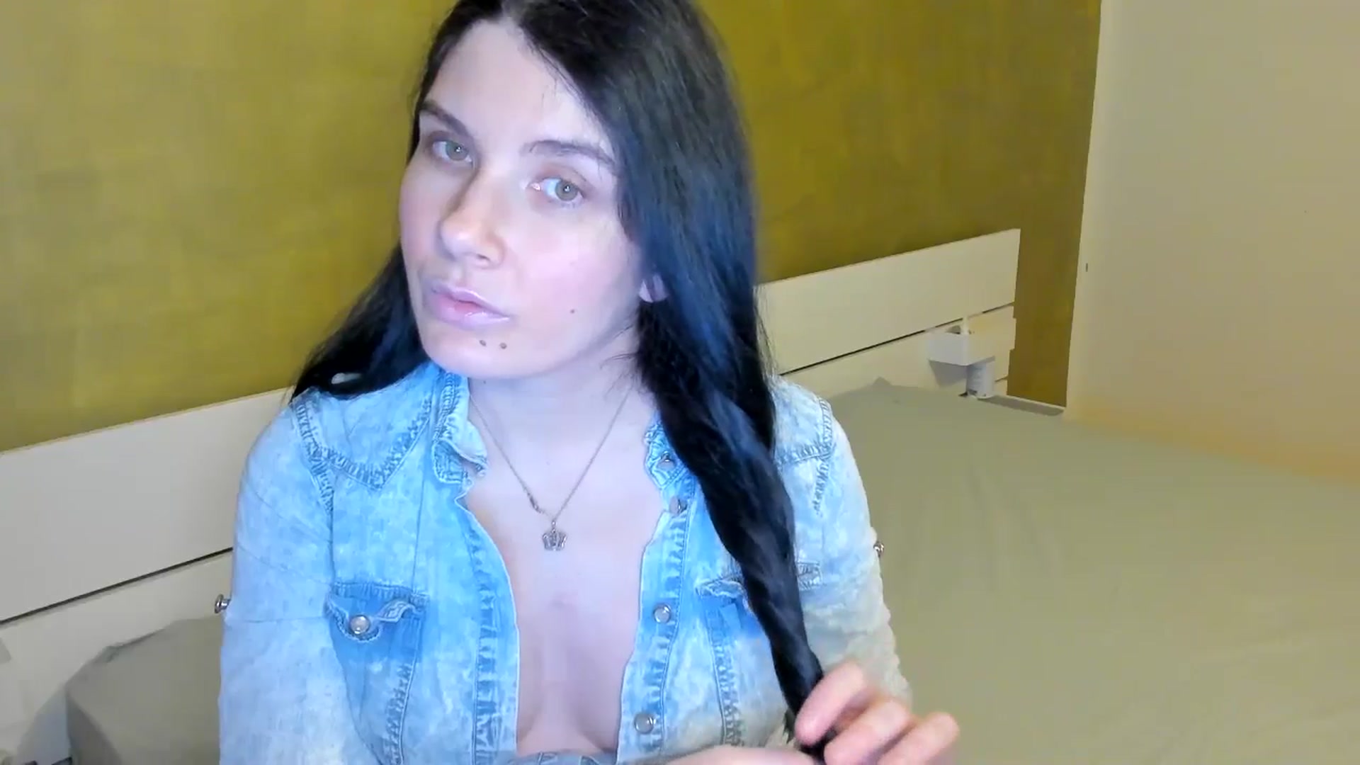Gallery image thumbnail from SiouxPrincess's myfreecams stream on, 03/18/2025, 23:34 image 9 of 20