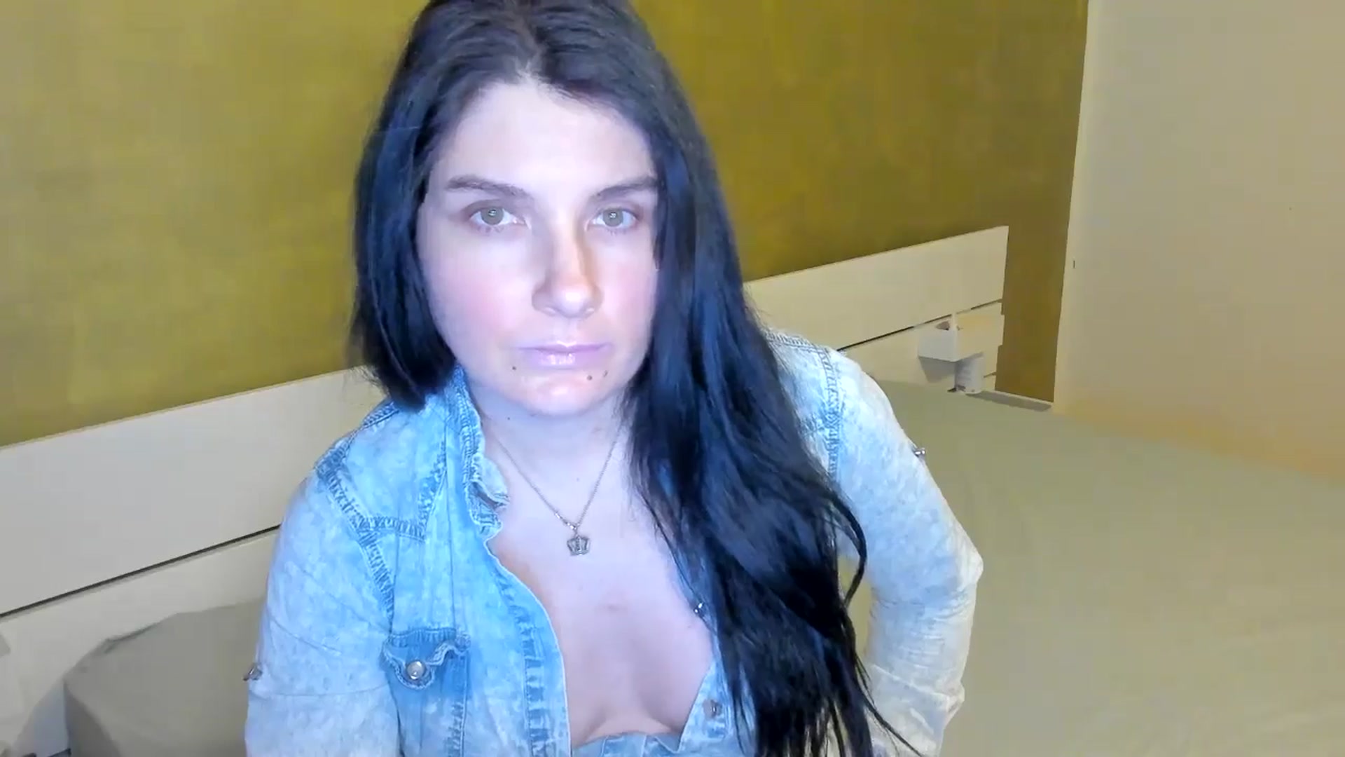 Gallery image thumbnail from SiouxPrincess's myfreecams stream on, 03/18/2025, 23:34 image 6 of 20