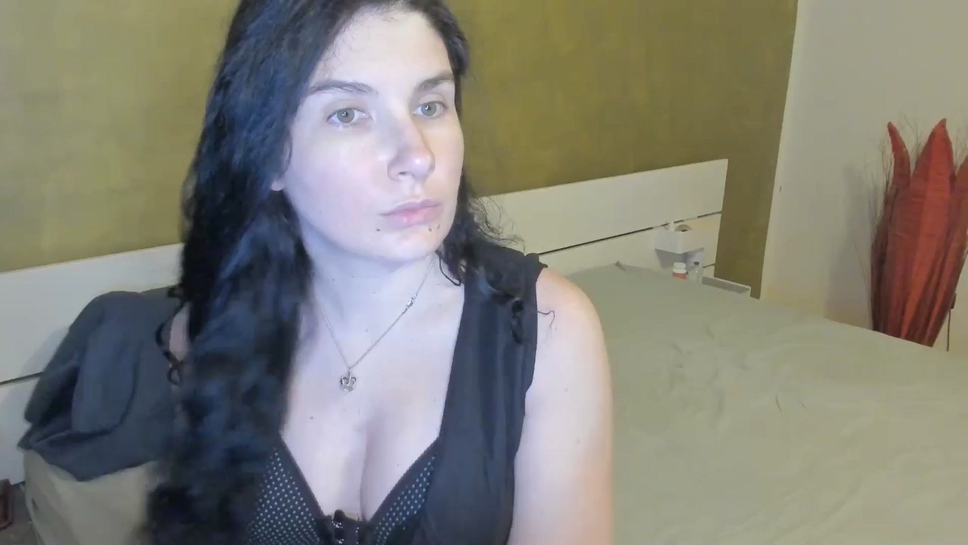 Gallery image thumbnail from SiouxPrincess's myfreecams stream on, 03/30/2025, 23:06 image 7 of 20