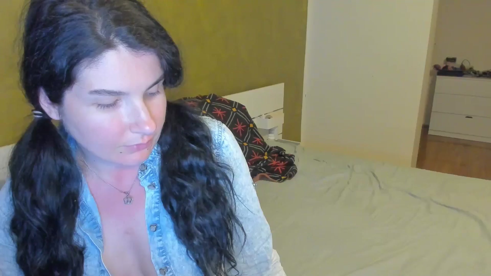 Gallery image thumbnail from SiouxPrincess's myfreecams stream on, 04/02/2025, 22:13 image 8 of 20