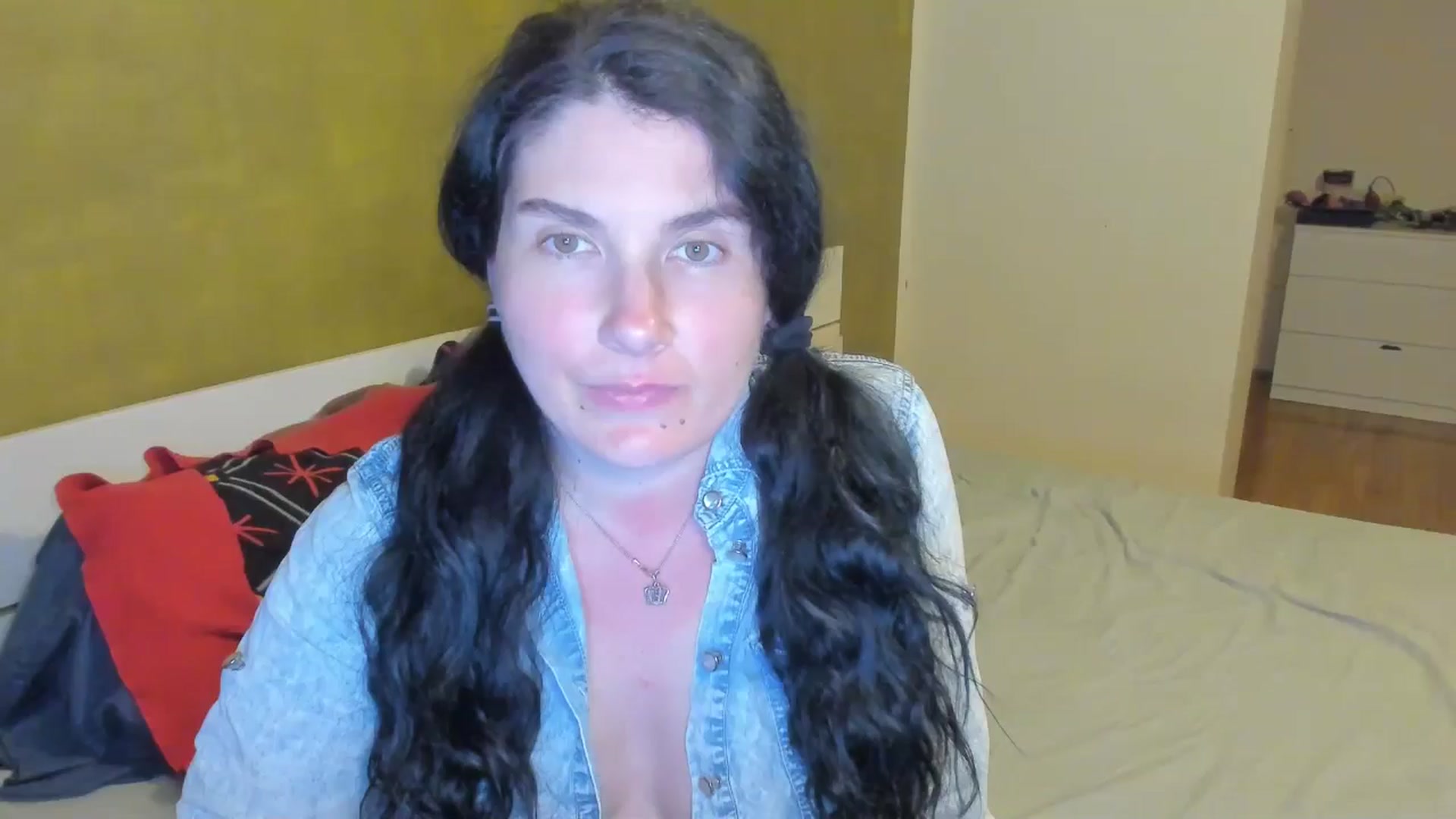 Gallery image thumbnail from SiouxPrincess's myfreecams stream on, 04/02/2025, 22:13 image 7 of 20