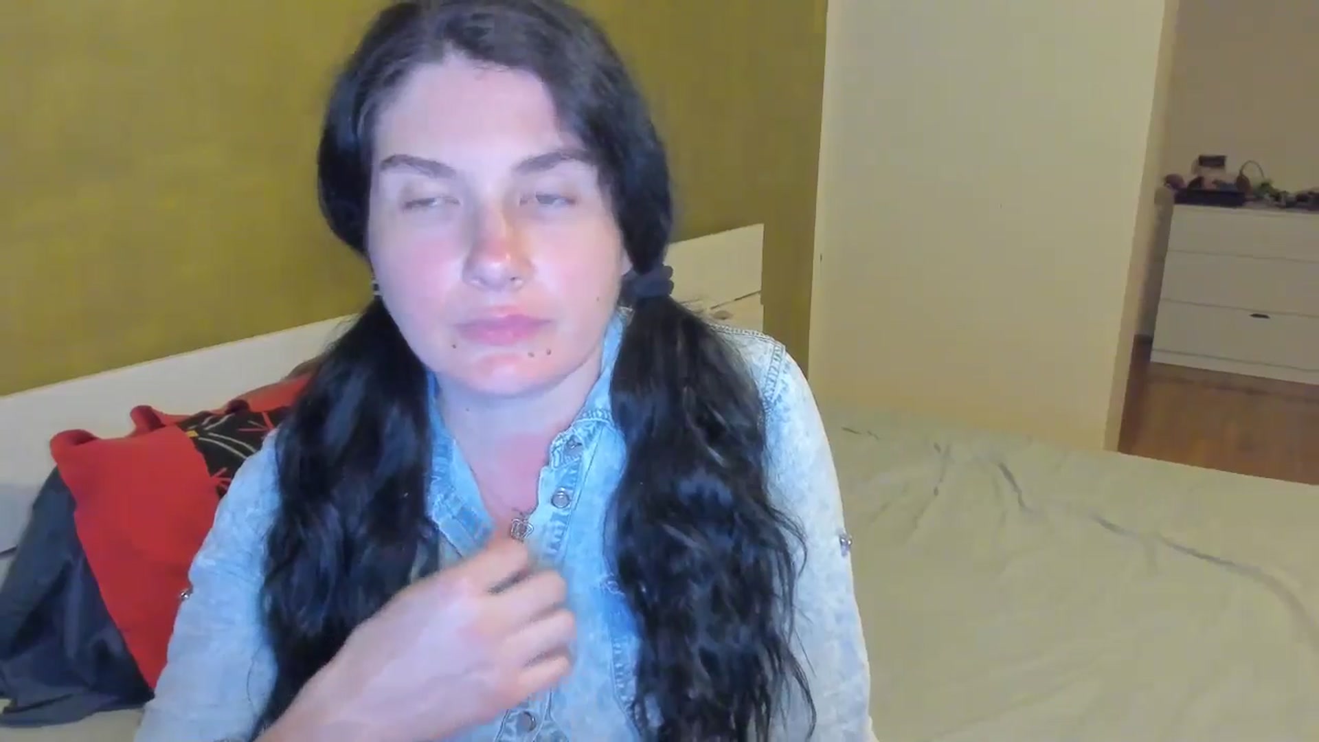 Gallery image thumbnail from SiouxPrincess's myfreecams stream on, 04/02/2025, 22:13 image 6 of 20