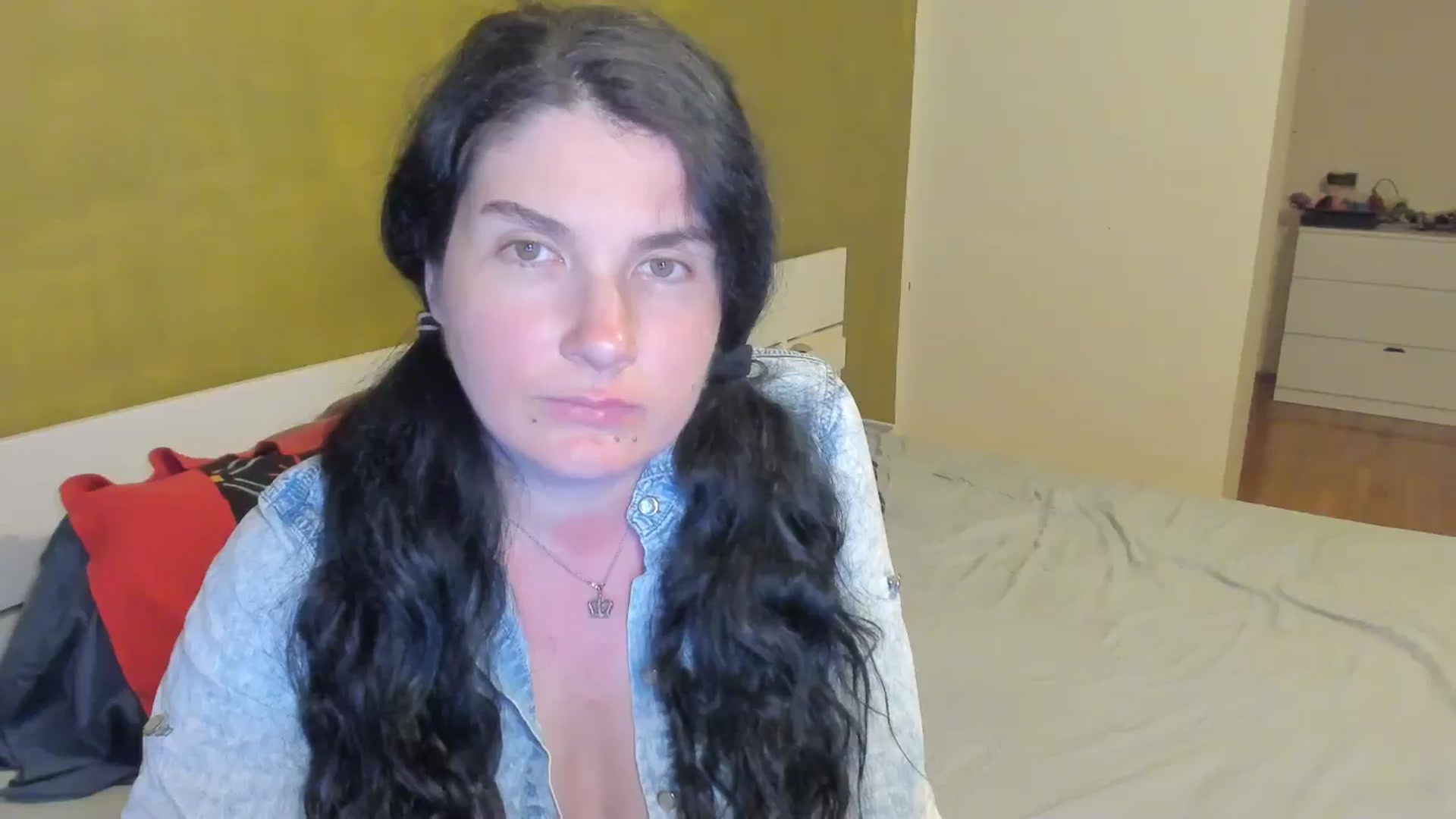 Gallery image thumbnail from SiouxPrincess's myfreecams stream on, 04/02/2025, 22:13 image 13 of 20