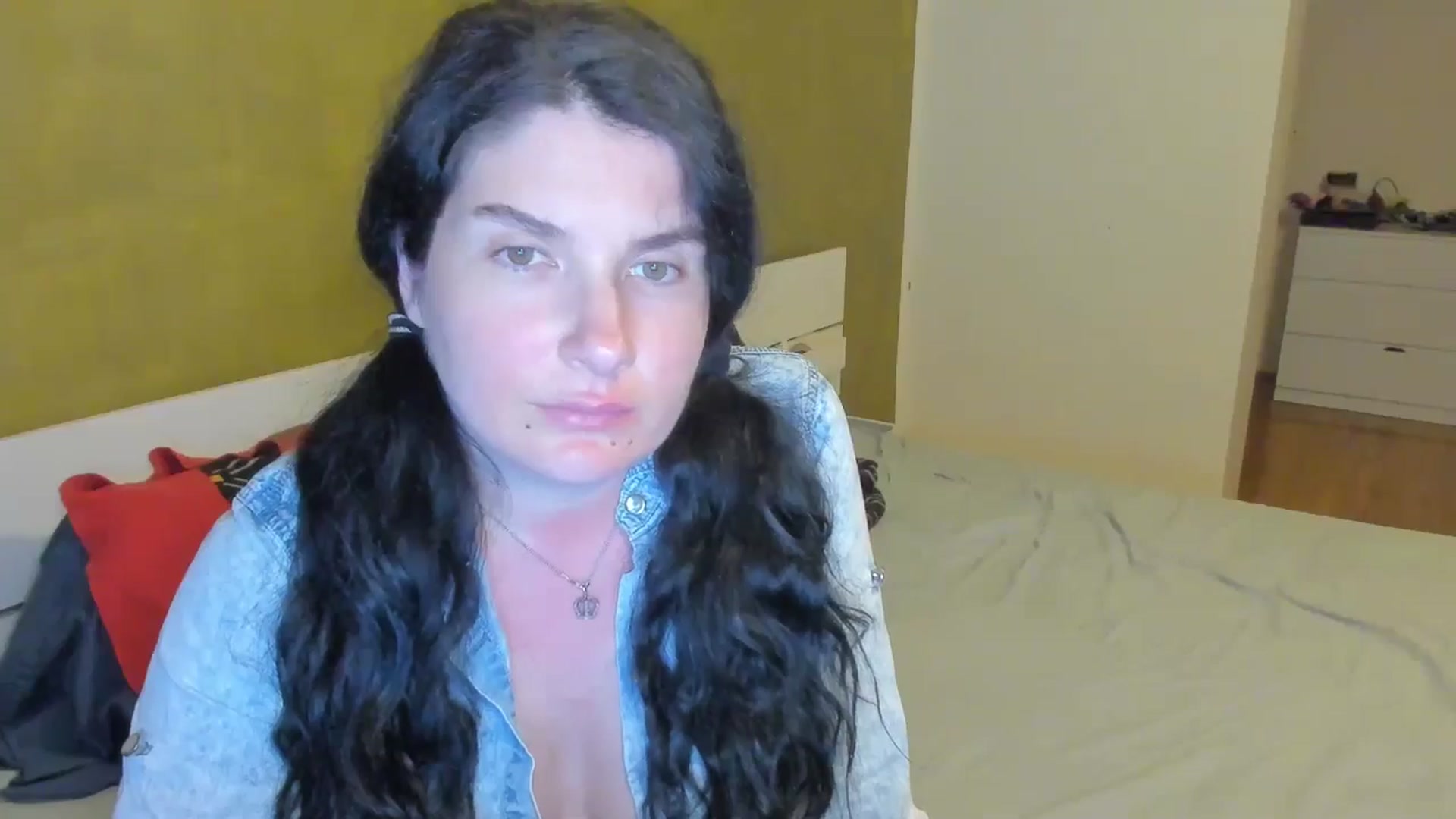 Gallery image thumbnail from SiouxPrincess's myfreecams stream on, 04/02/2025, 22:13 image 15 of 20