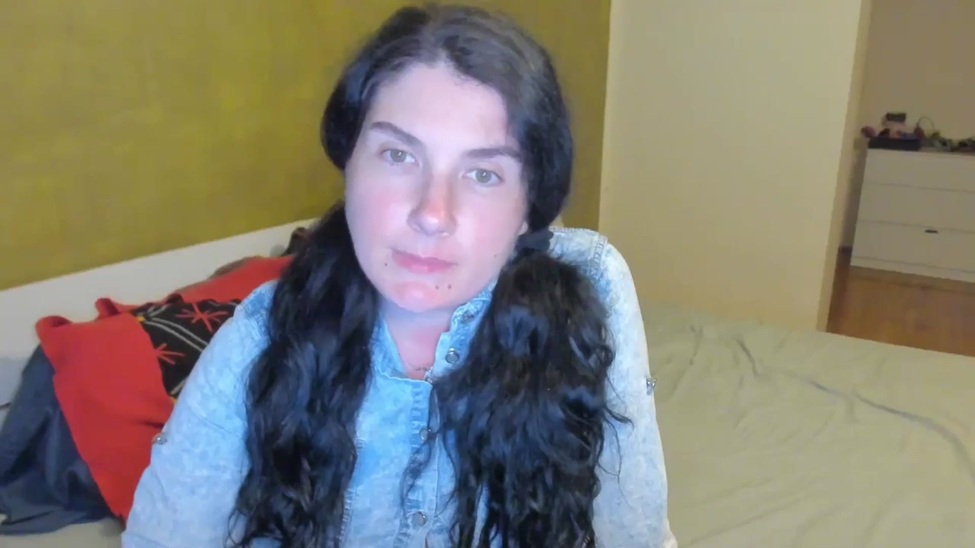 Gallery image thumbnail from SiouxPrincess's myfreecams stream on, 04/02/2025, 22:13 image 5 of 20