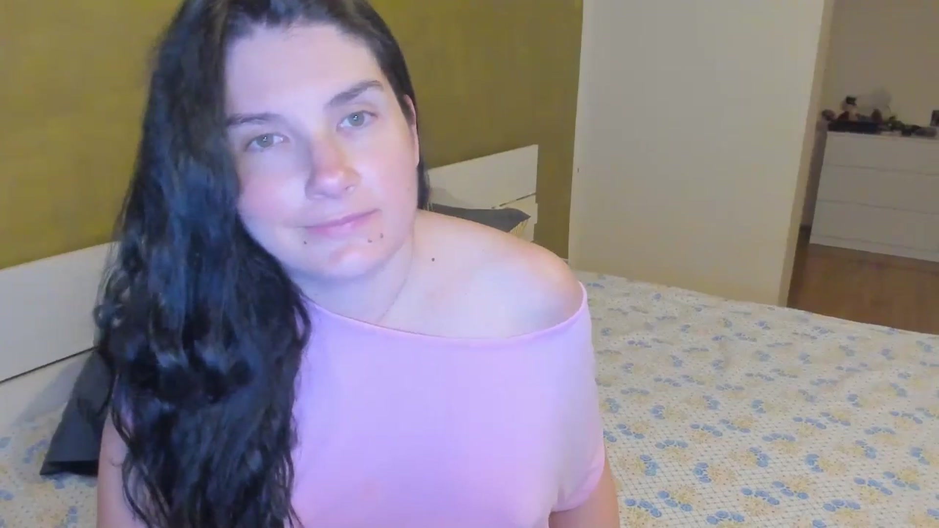 Gallery image thumbnail from SiouxPrincess's myfreecams stream on, 04/11/2025, 23:13 image 15 of 20