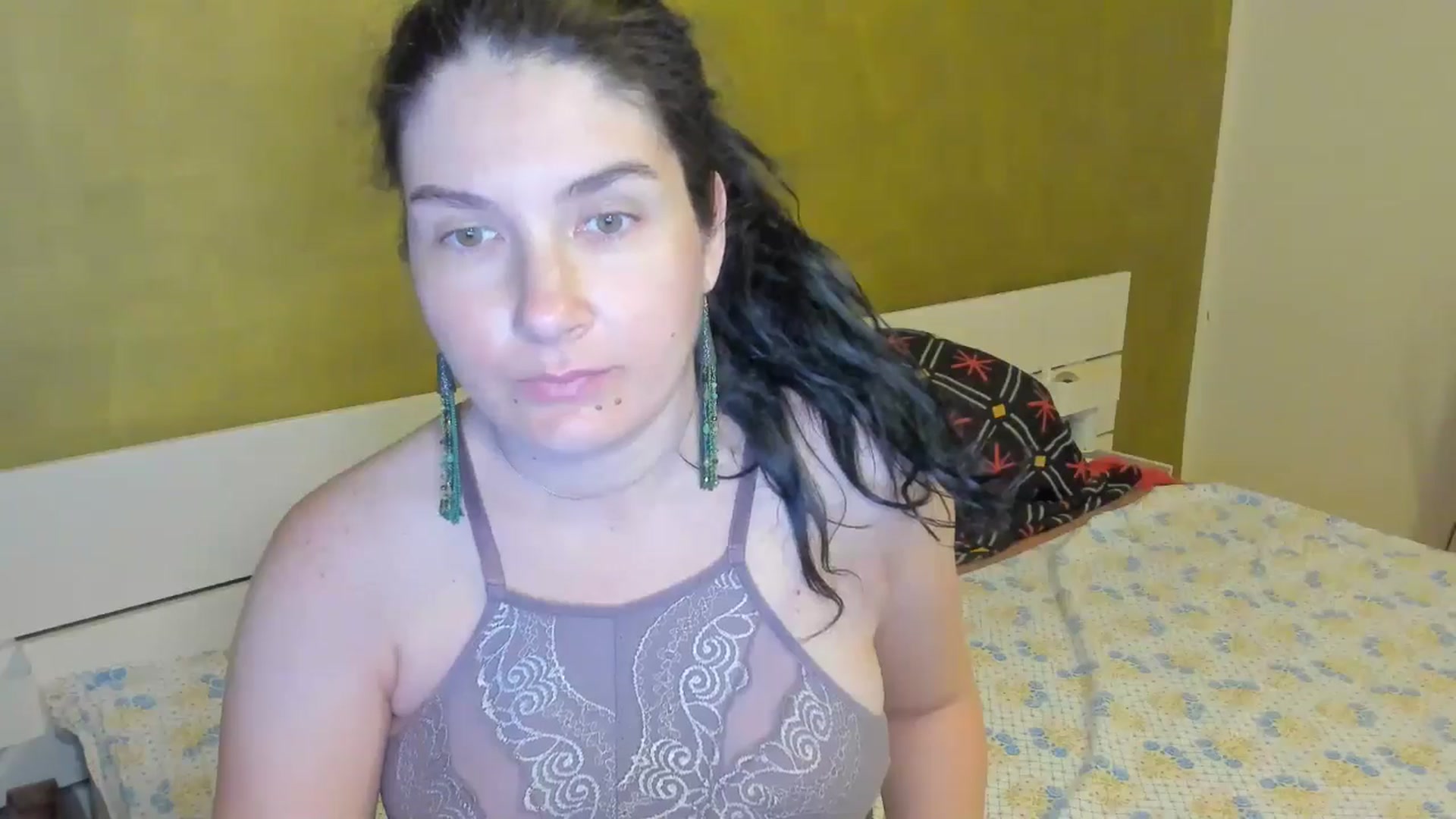 Gallery image thumbnail from SiouxPrincess's myfreecams stream on, 04/14/2025, 23:48 image 7 of 20