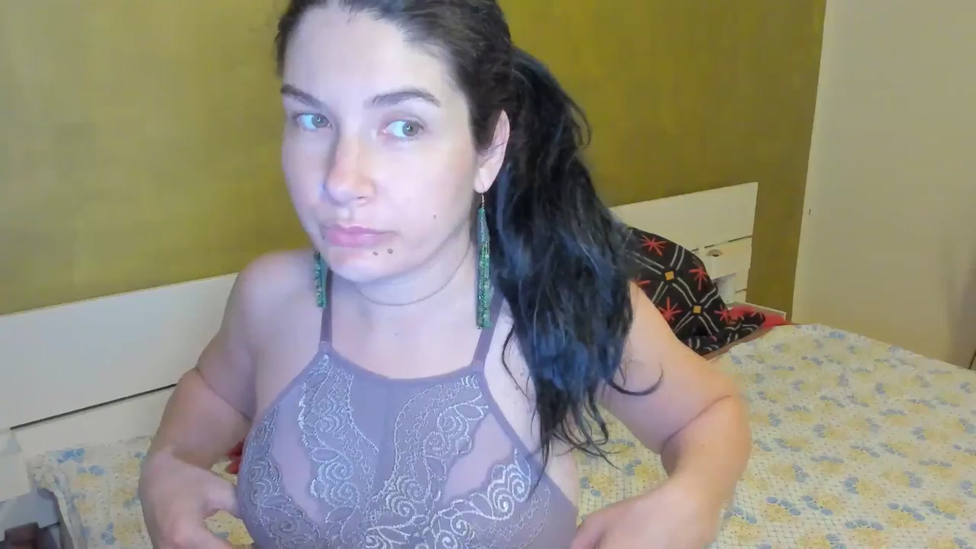 Gallery image thumbnail from SiouxPrincess's myfreecams stream on, 04/14/2025, 23:48 image 6 of 20