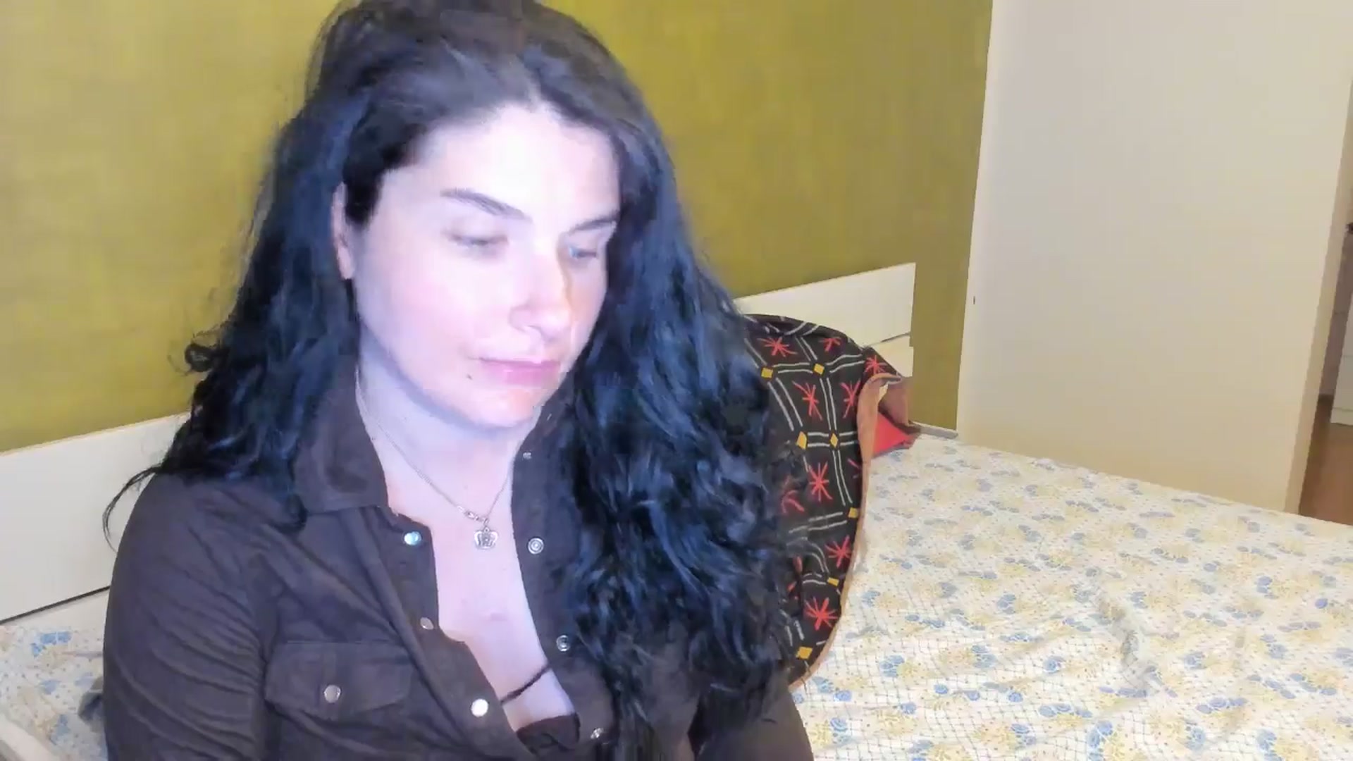 Gallery image thumbnail from SiouxPrincess's myfreecams stream on, 04/20/2025, 23:37 image 14 of 20