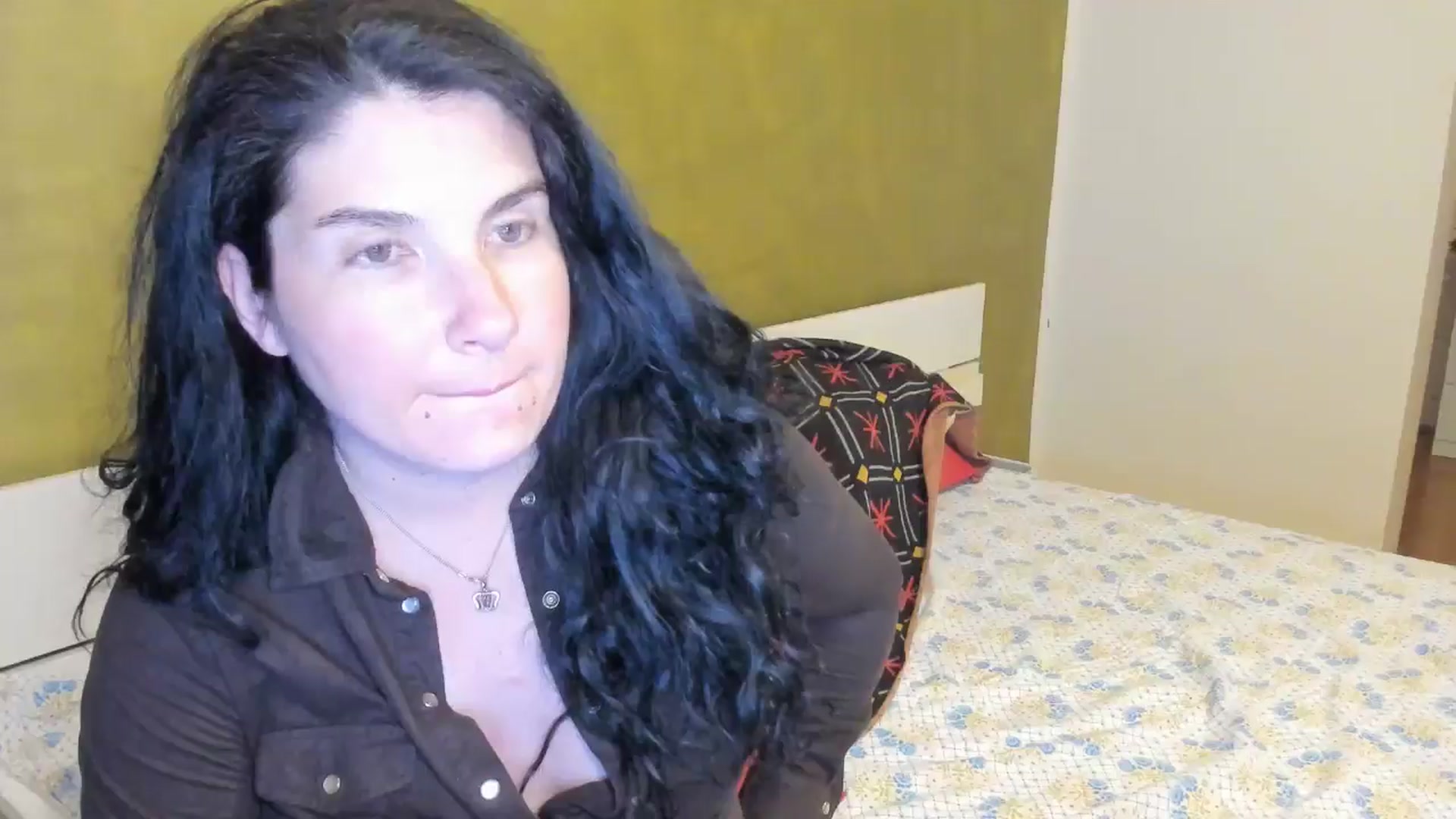 Gallery image thumbnail from SiouxPrincess's myfreecams stream on, 04/20/2025, 23:37 image 15 of 20