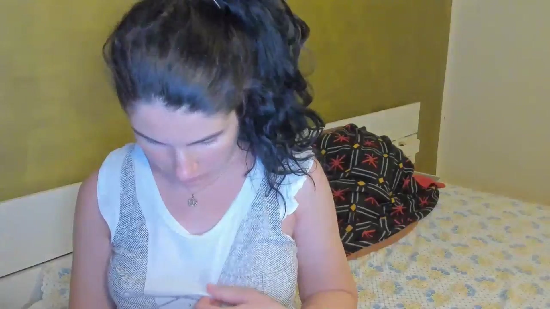 Gallery image thumbnail from SiouxPrincess's myfreecams stream on, 04/22/2025, 23:02 image 19 of 20