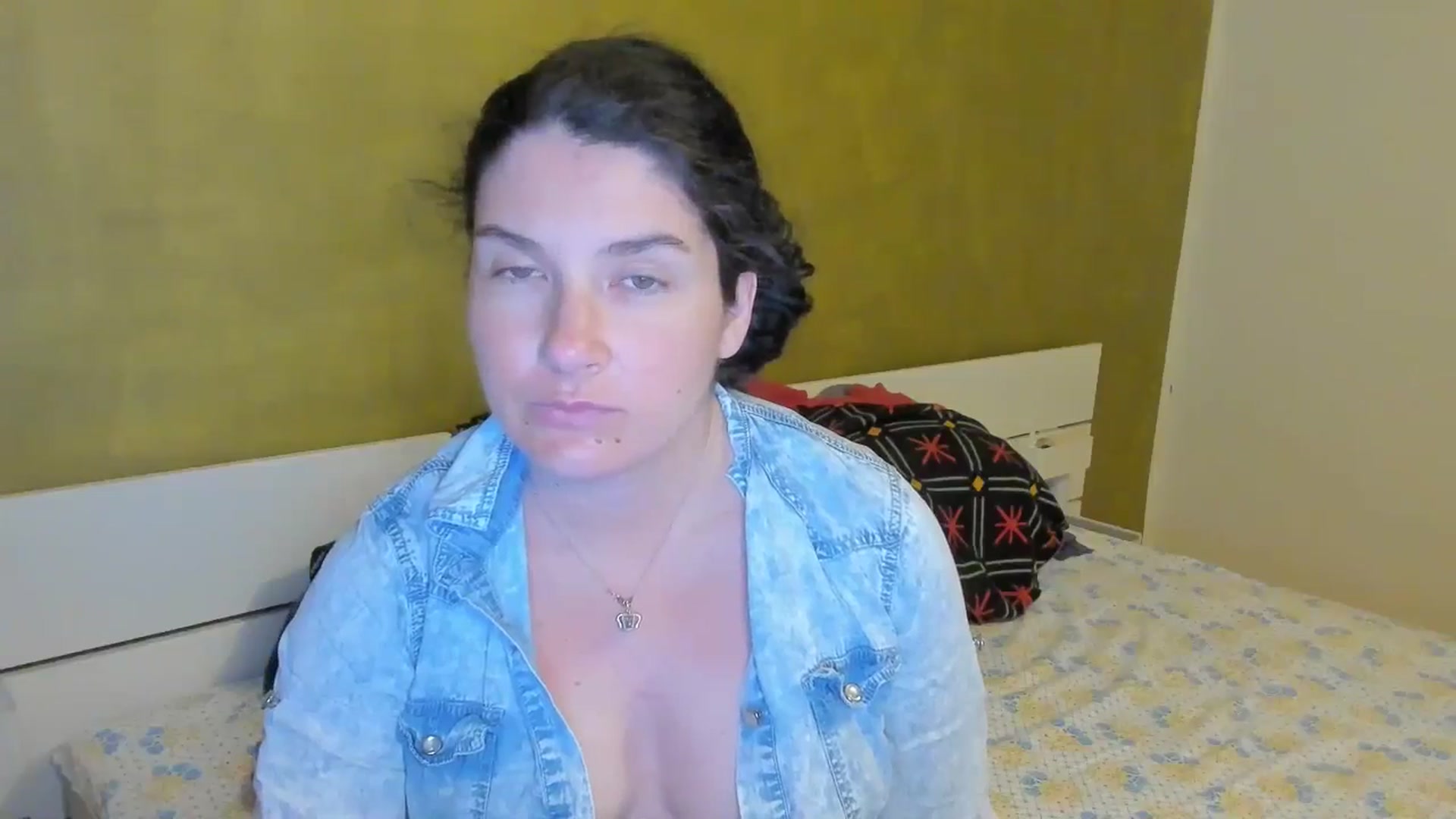 Gallery image thumbnail from SiouxPrincess's myfreecams stream on, 04/24/2025, 23:19 image 6 of 20