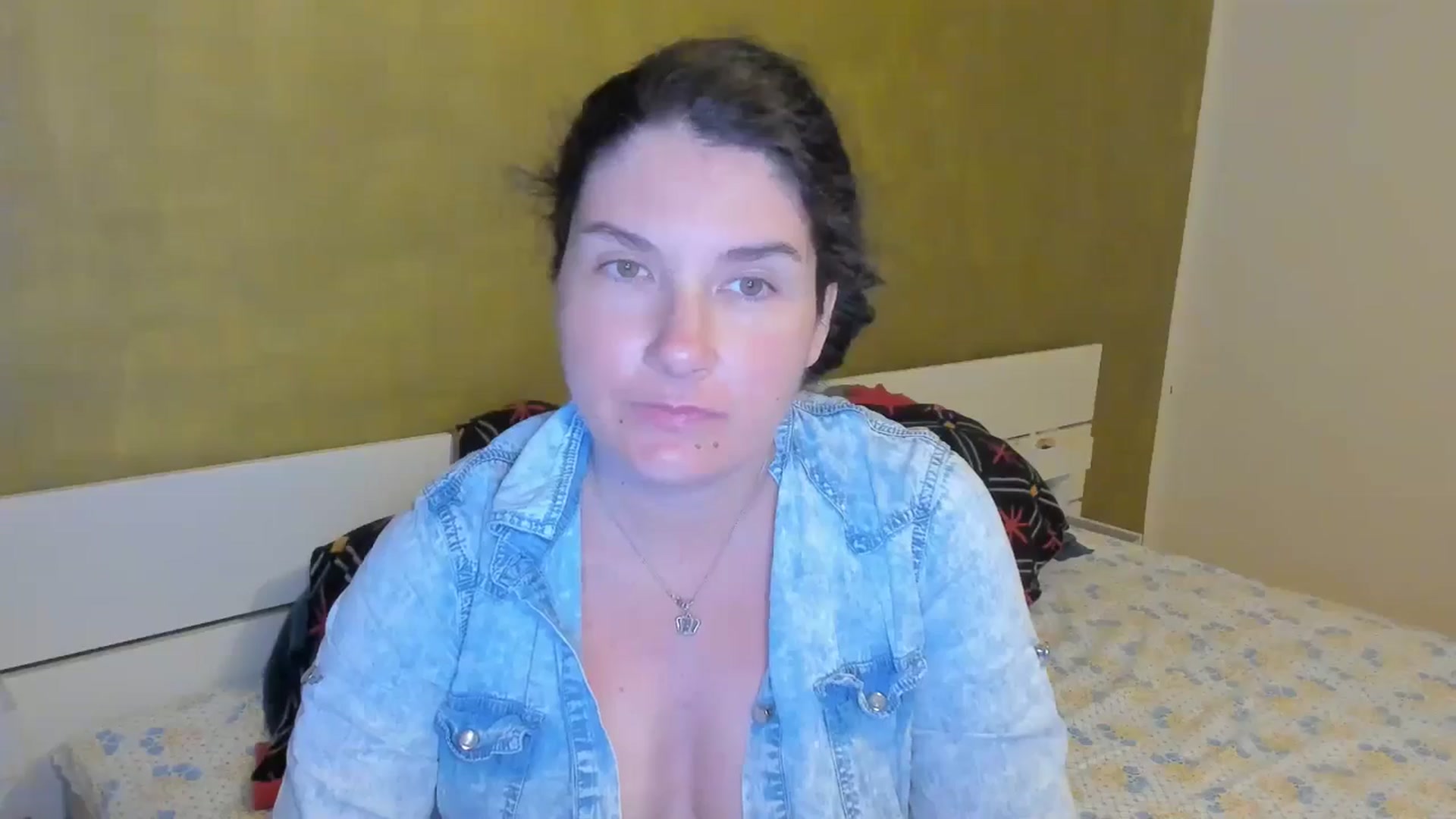 Gallery image thumbnail from SiouxPrincess's myfreecams stream on, 04/24/2025, 23:19 image 12 of 20