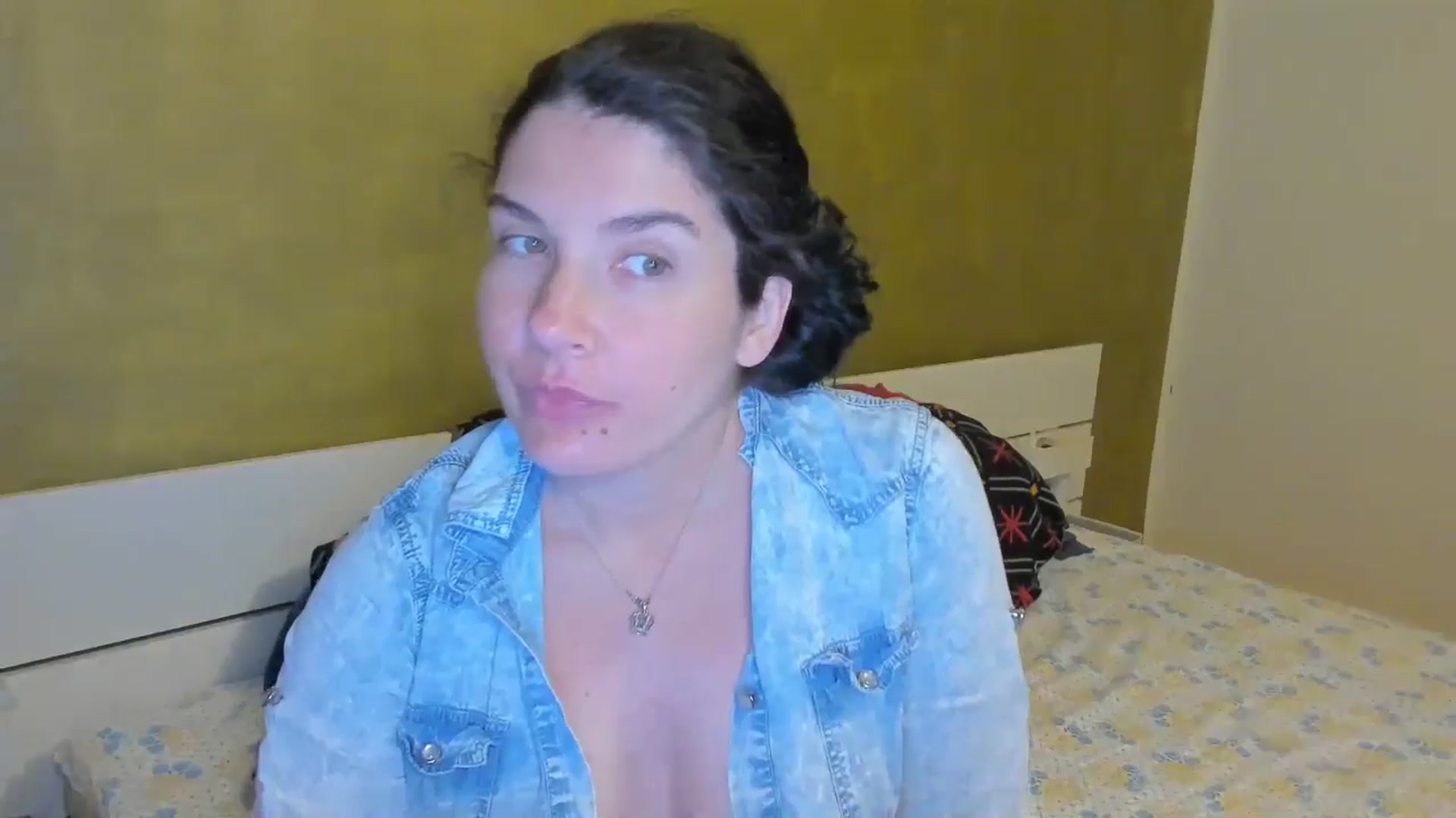 Gallery image thumbnail from SiouxPrincess's myfreecams stream on, 04/24/2025, 23:19 image 17 of 20