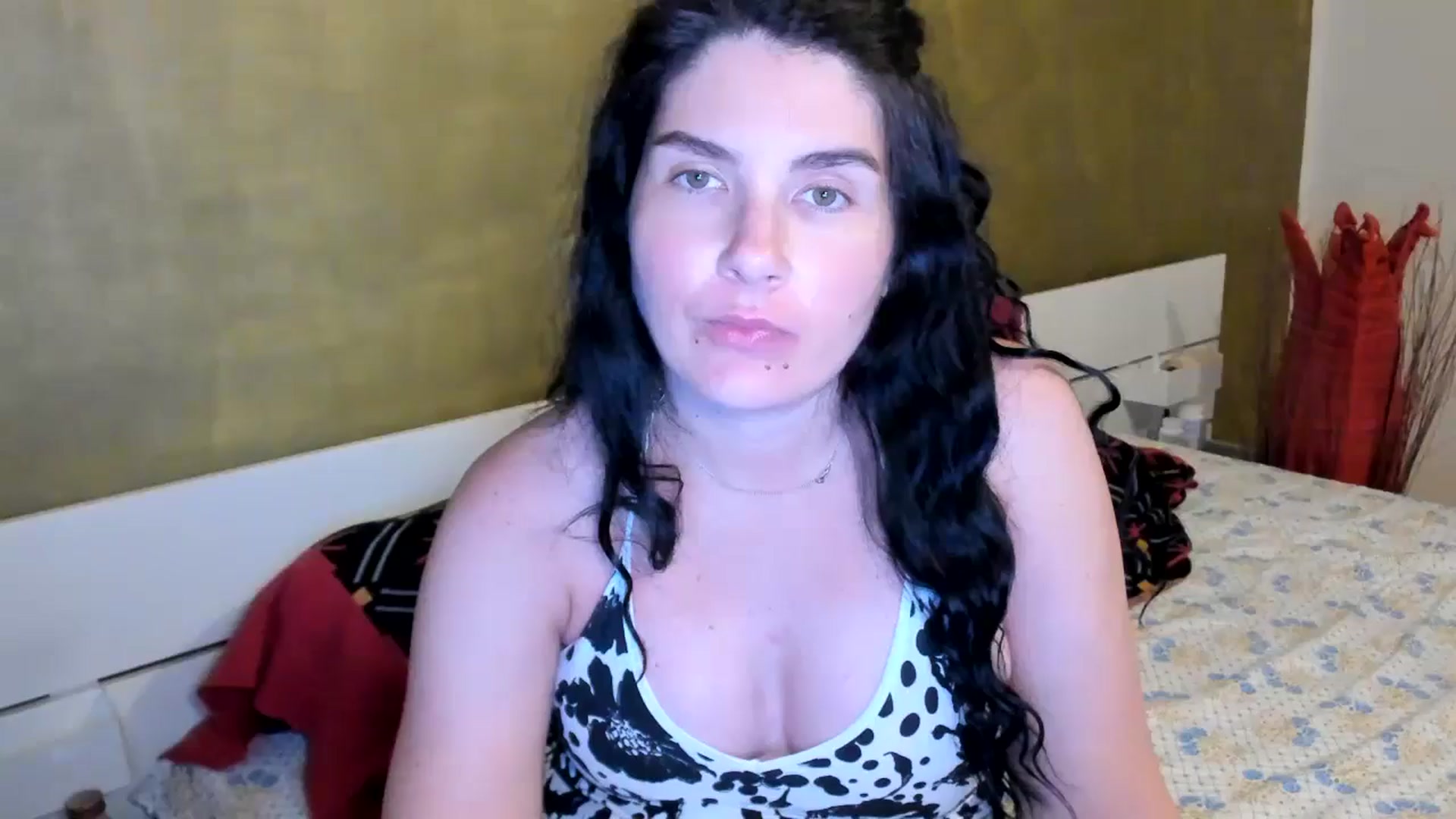 Gallery image thumbnail from SiouxPrincess's myfreecams stream on, 04/30/2025, 22:04 image 4 of 20