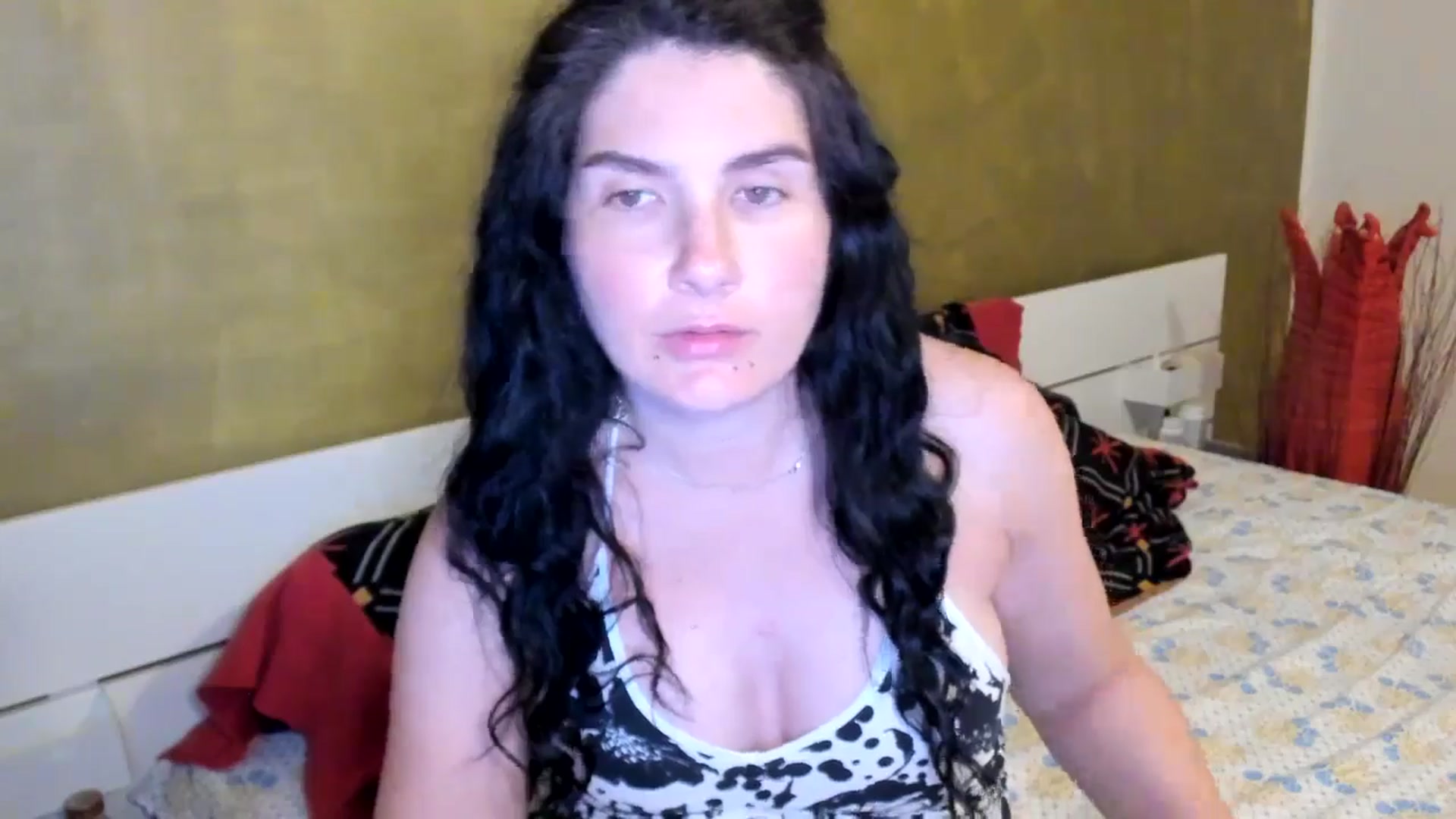 Gallery image thumbnail from SiouxPrincess's myfreecams stream on, 04/30/2025, 22:04 image 6 of 20