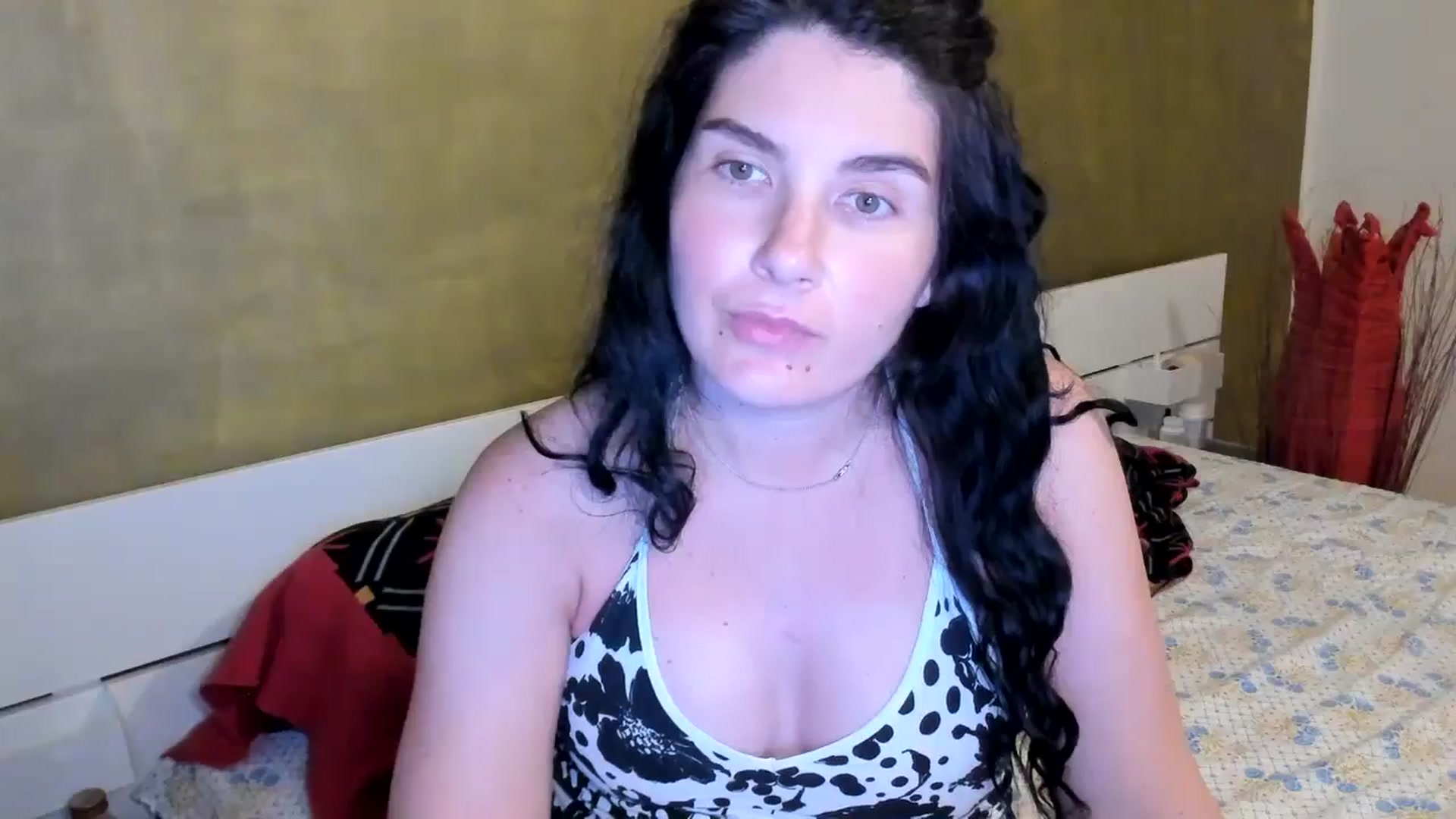 Gallery image thumbnail from SiouxPrincess's myfreecams stream on, 04/30/2025, 22:04 image 2 of 20