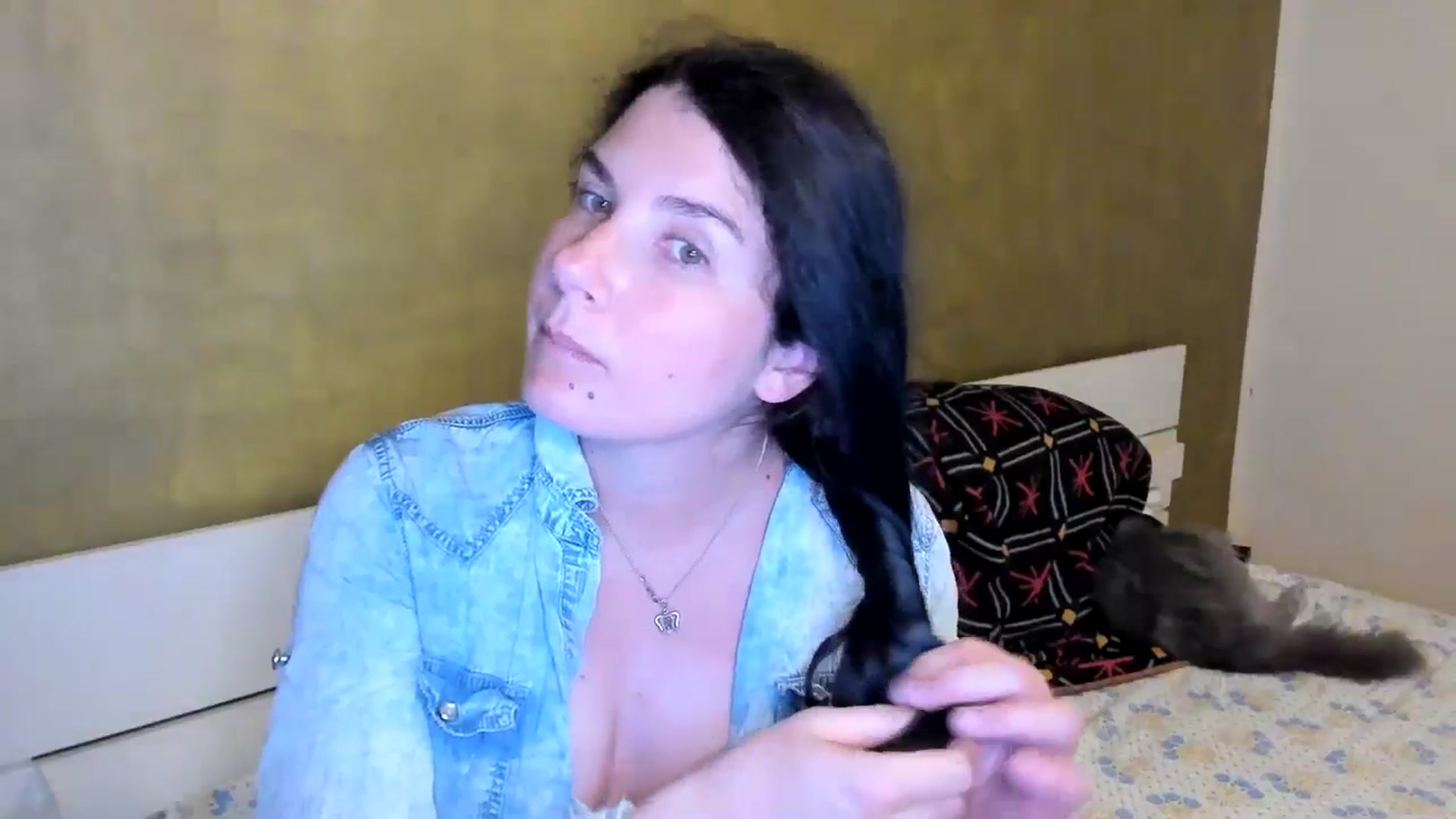 Gallery image thumbnail from SiouxPrincess's myfreecams stream on, 05/04/2025, 21:40 image 18 of 20